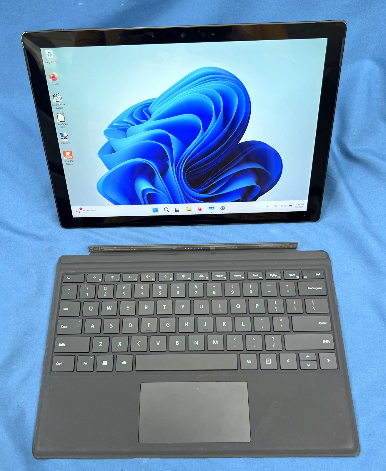 Microsoft Surface Pro 7 (1866) – i7-1065G7, 16GB RAM, 512GB NVMe – Win11