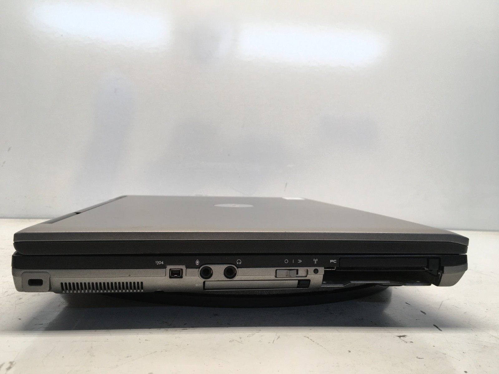 Dell Latitude D830 Intel Core 2 Duo 06FD 2GHz 512 MB 500 GB Windows XP