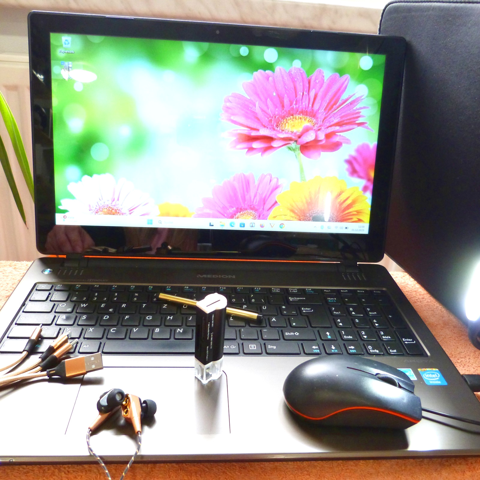 Medion E6240T 15″ TOUCH Widescreen l Windows 11 SSD I DOLBY SOUND I HDMI