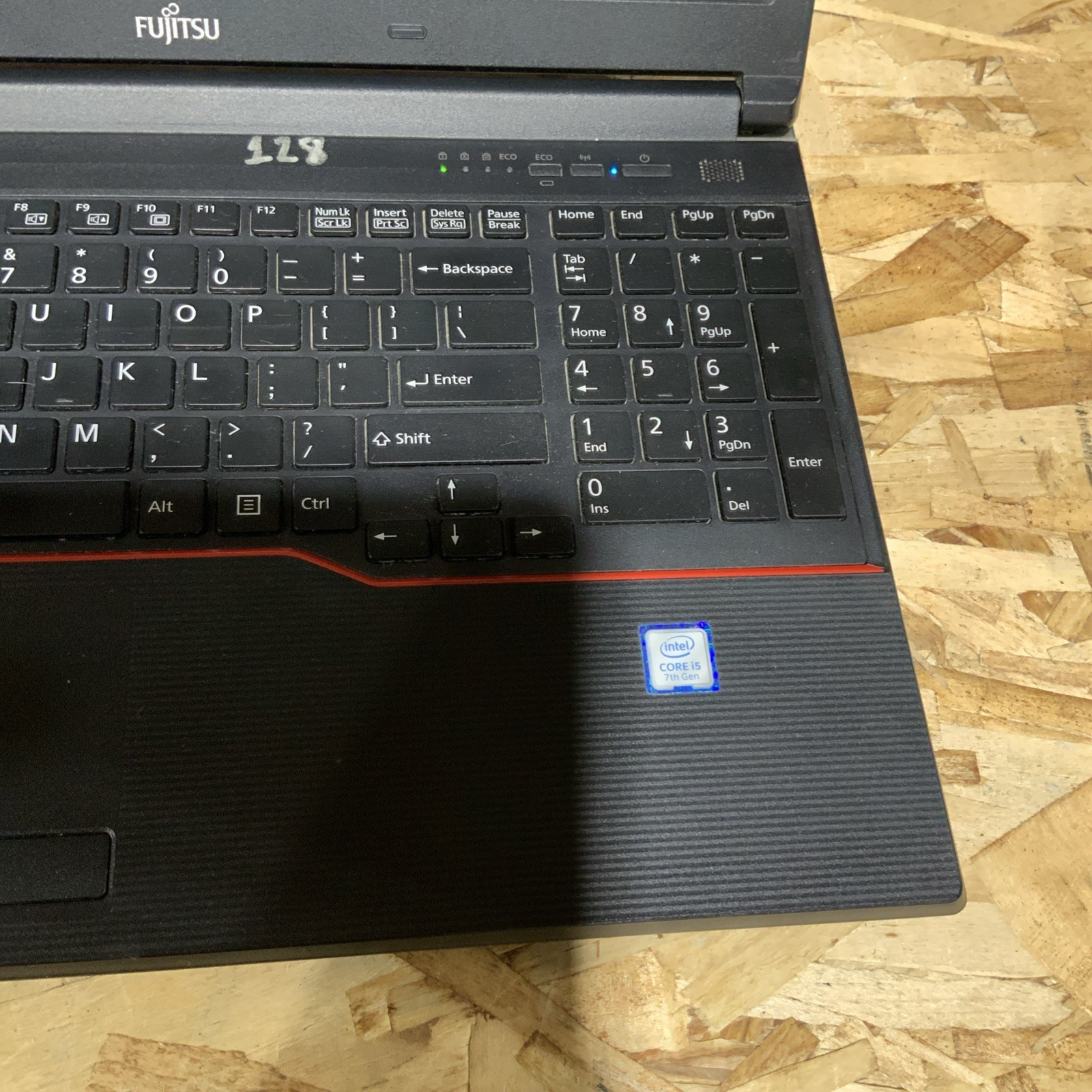 Fujitsu Lifebook E557 Intel Core i5-7200U 2.50GHz 8GB RAM 128GB SSD Win B112