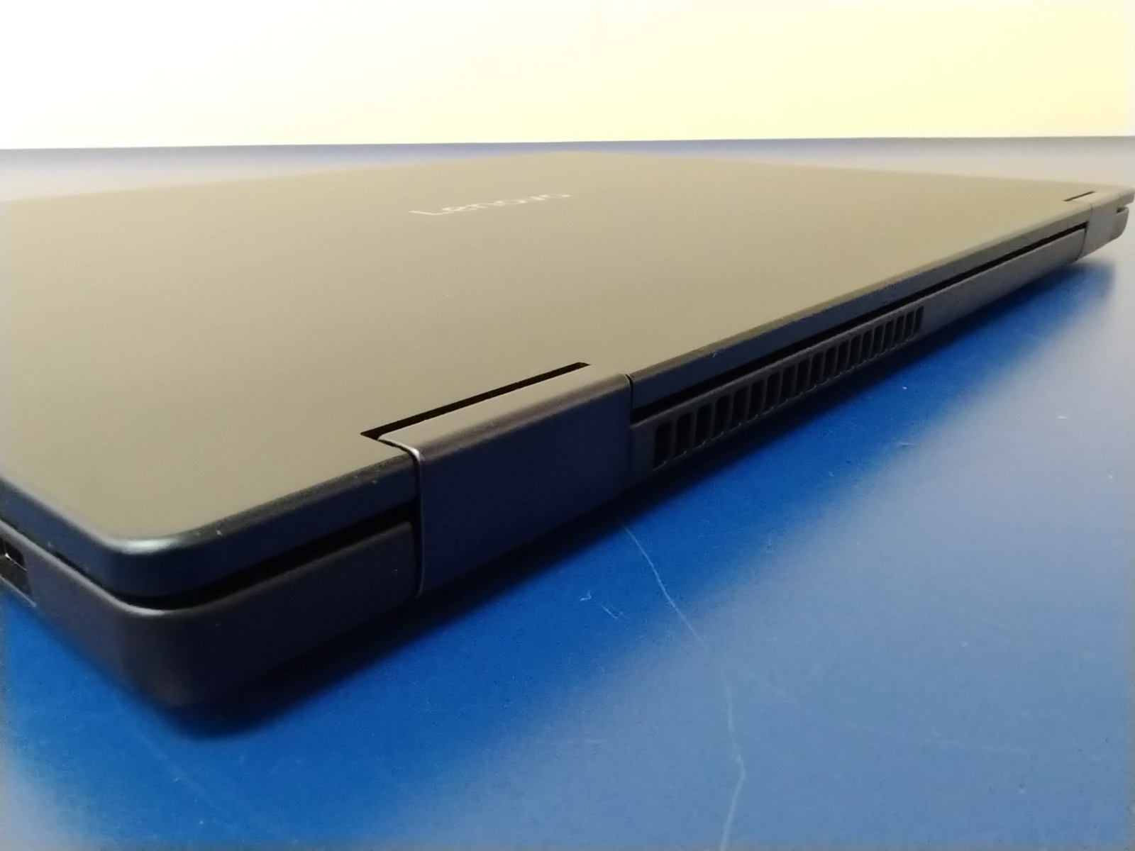 Lenovo IdeaPad 5 2-in-1 16AKP10, AMD Ryzen AI 7 350, 16 GB RAM, 1 TB NVMe SSD