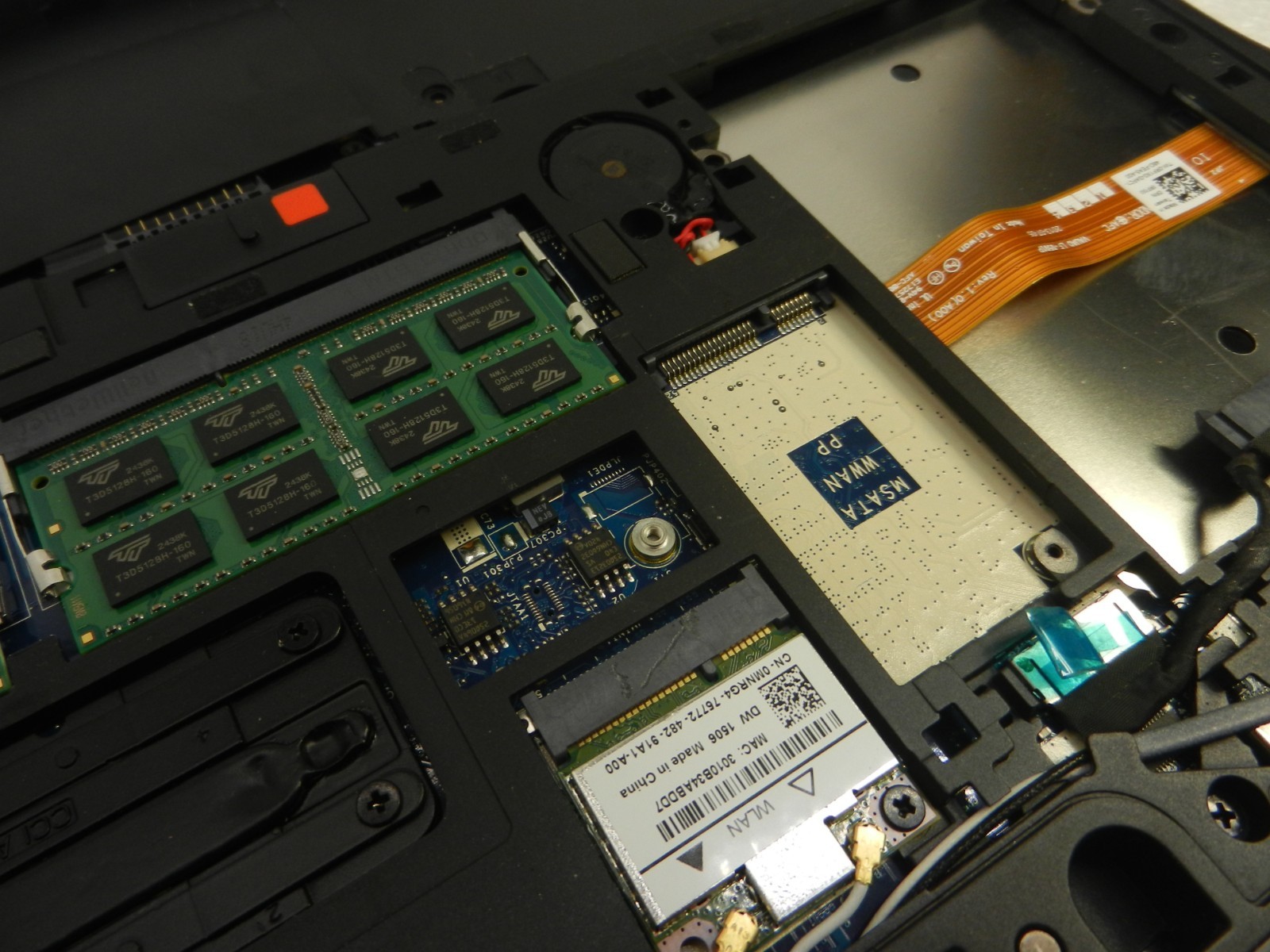 Dell Latitude E7440 CORE i5-4310U @ 2.0GHz / 16GB / NO HDD – MISSING BOTTOM !