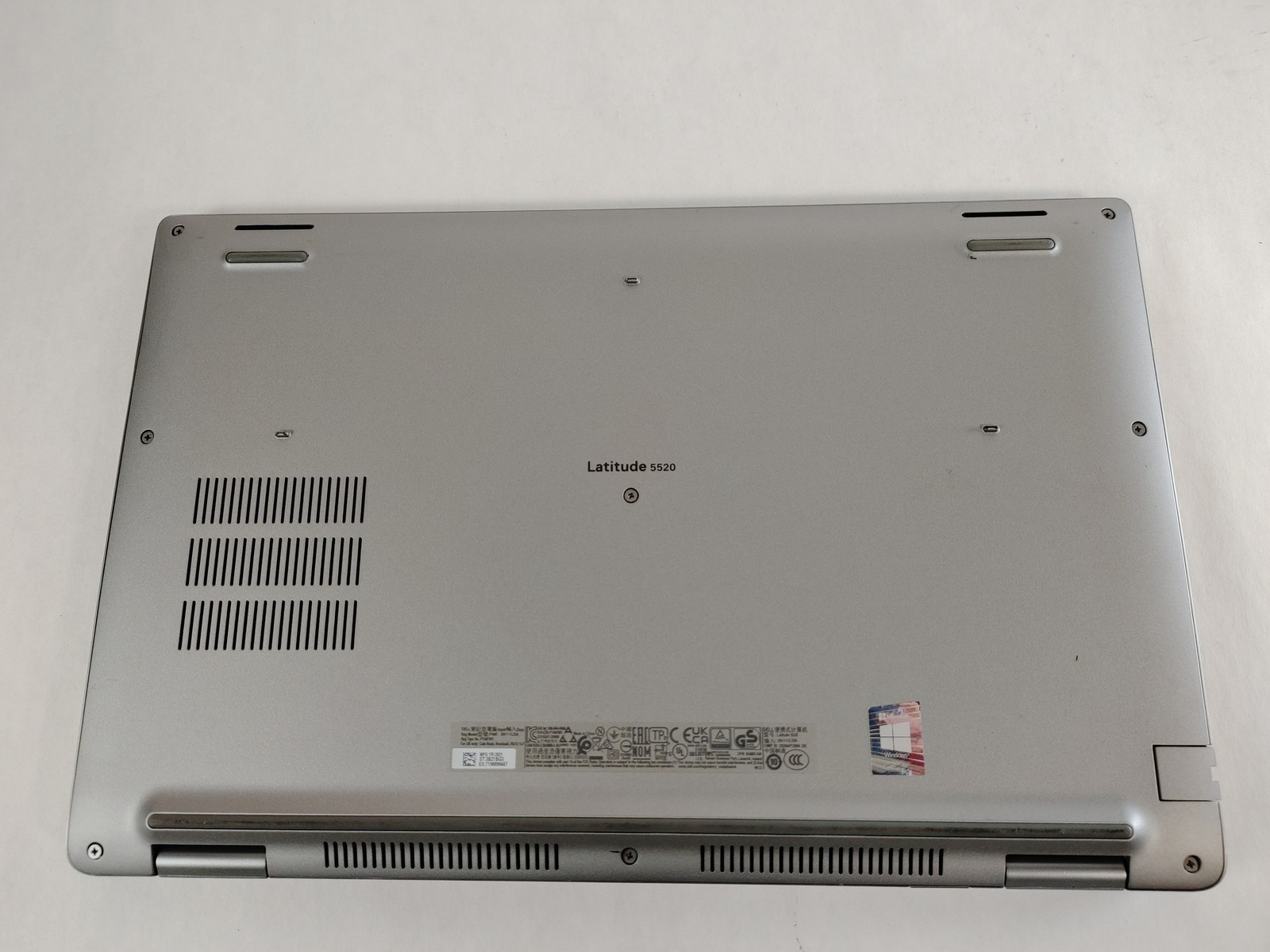 Dell Latitude 5520 Core i5-1135G7 2.40 GHz 8 GB DDR4 512 GB NVMe Windows 11 Pro