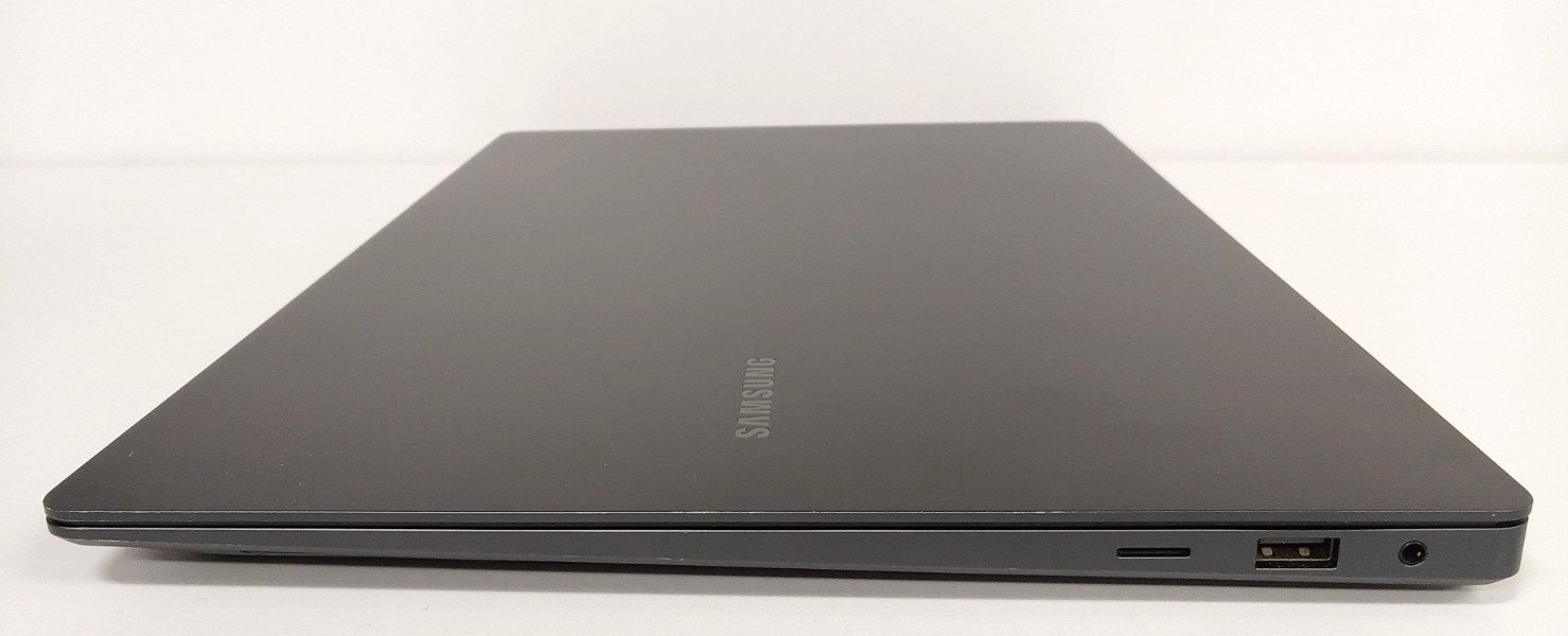 Samsung Galaxy Book3 Ultra 16” (1TB SSD, i9-13900H, 32GB RAM, RTX 4070) – FF!