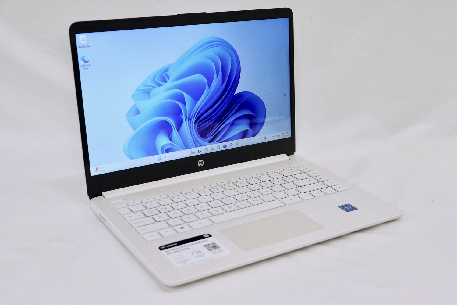 HP 14 Laptop 8GB 64GB SSD Celeron N4120 14″ Win11 Pro White dq0052dx