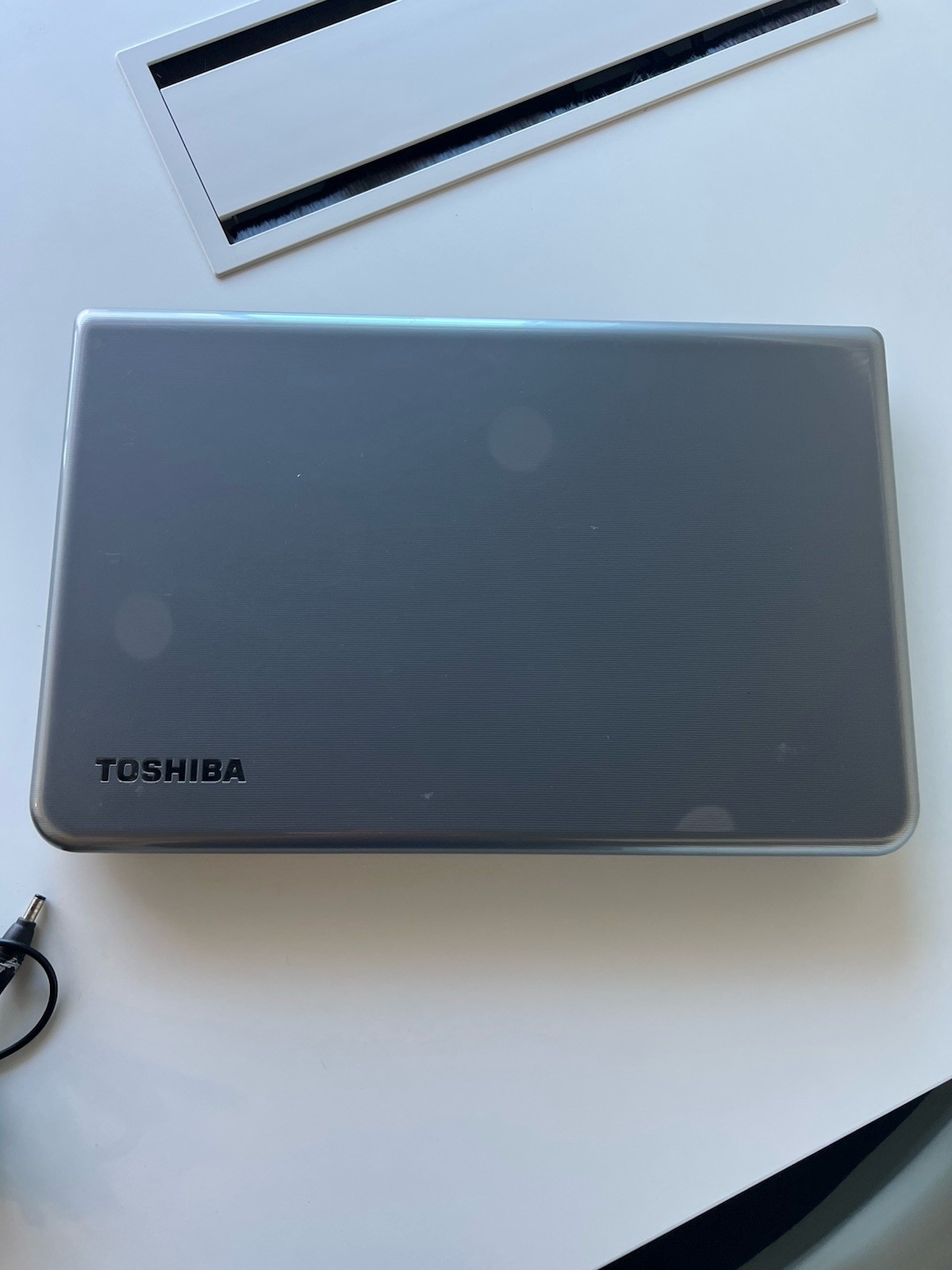 TOSHIBA SATELLITE 17.3″ (L75D-A7283) AMD A4-5000 1.50GHz 6GB RAM 750GB HDD