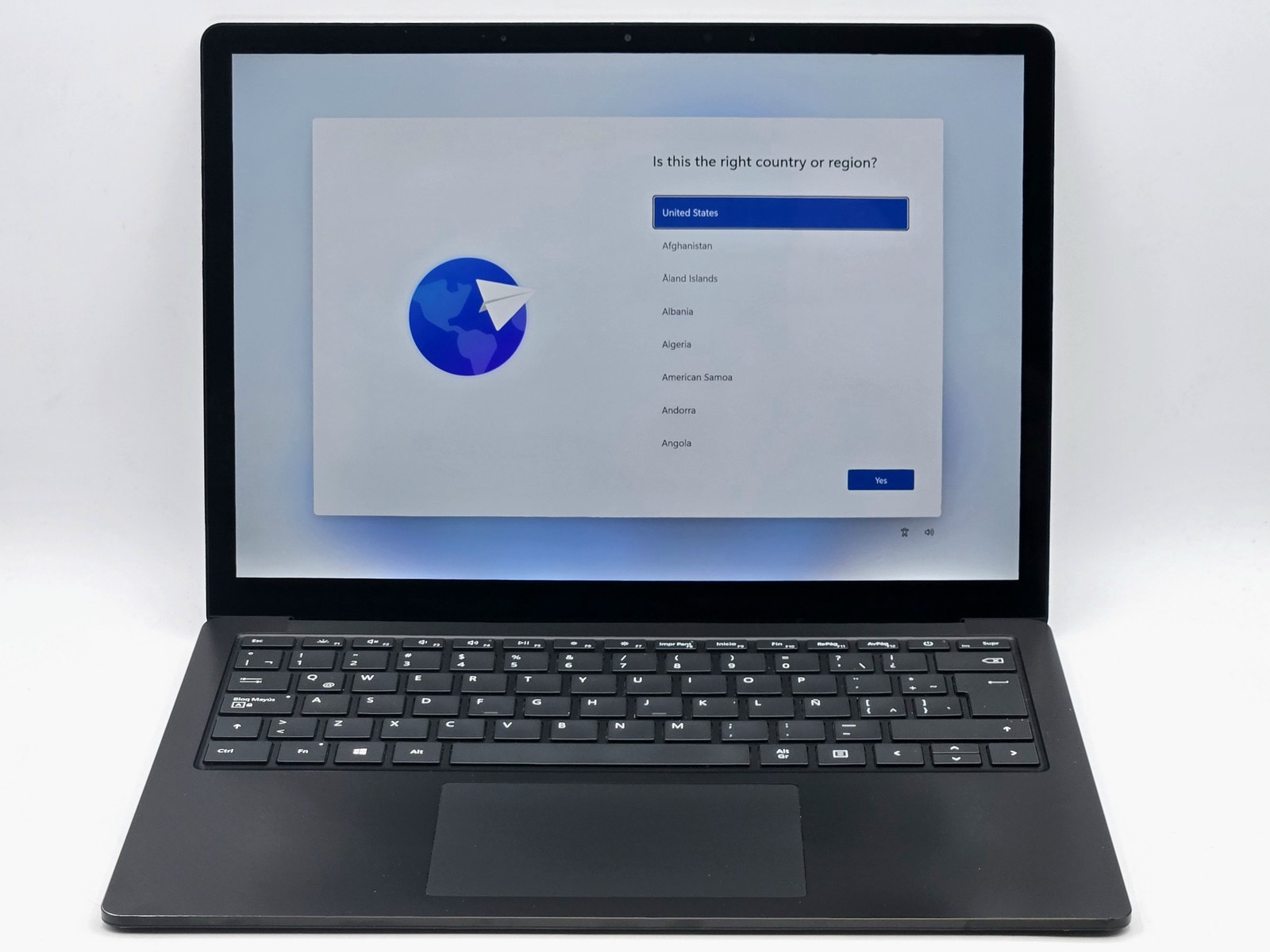 Microsoft Surface Laptop 3 13″ 2256 x 1504 Touch I7-1065G7 256GB SSD 16GB W11