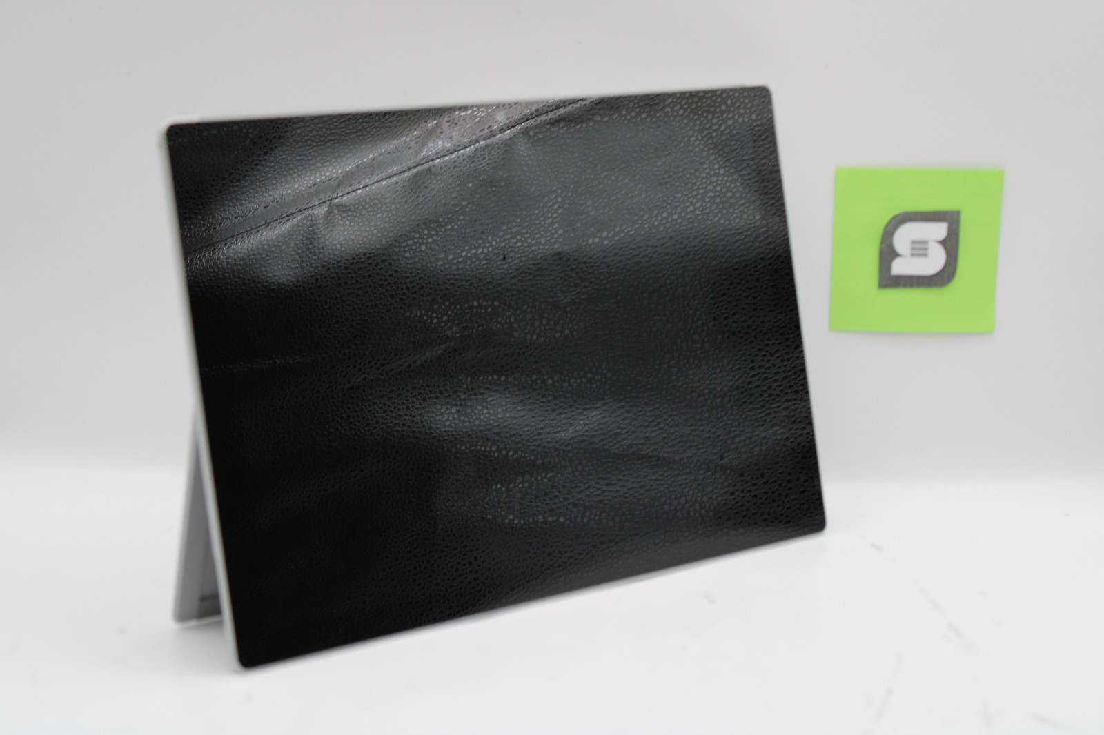 Microsoft Surface Pro 5 1796 m3-7Y30 @ 1.00 GHz 4GB RAM 128GB SSD No OS