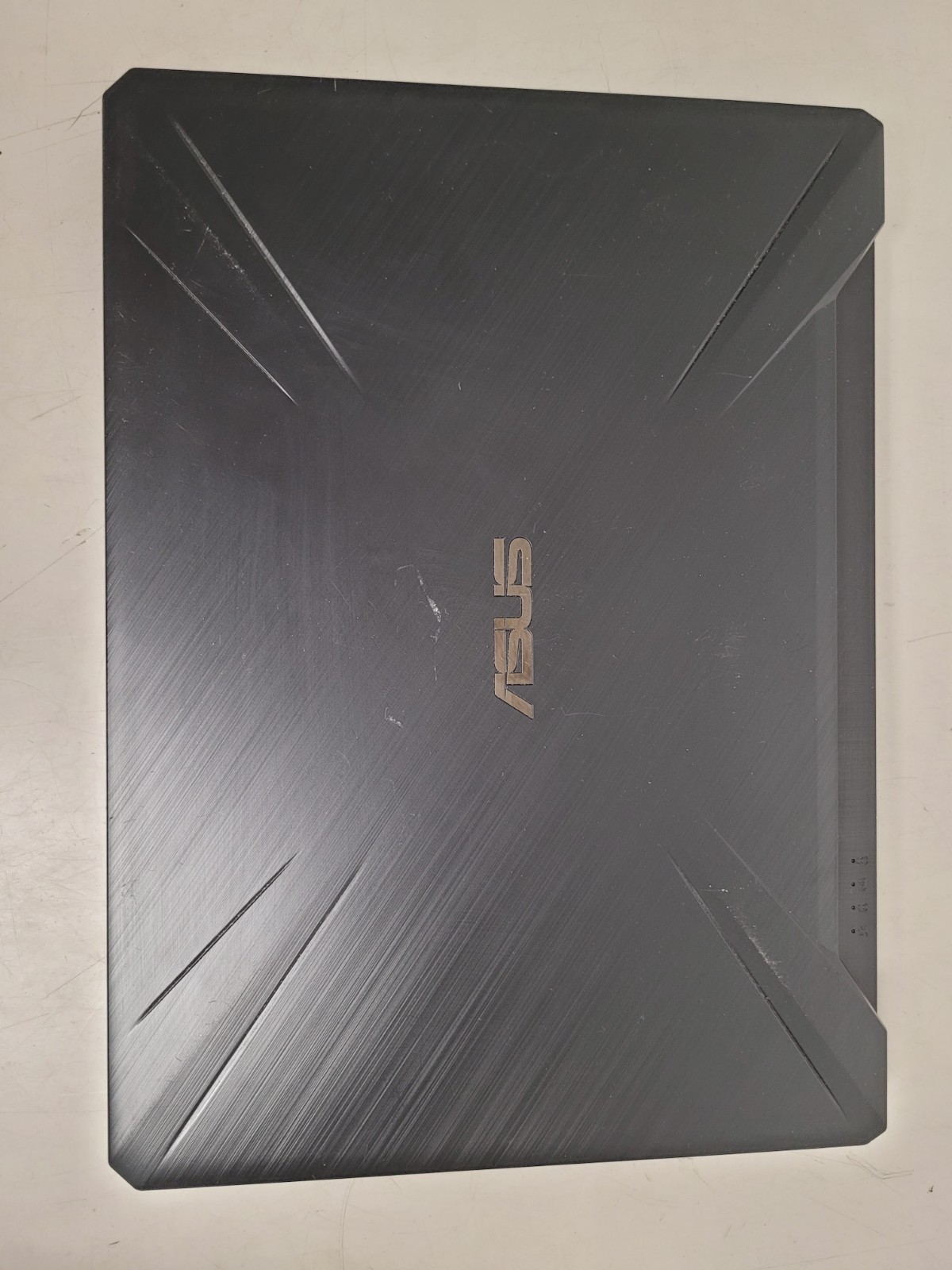 ASUS TUF Gaming 15.6″ FHD i7-9750H no ram noSSD FX505GT-AB73*Parts LANRCV0056324