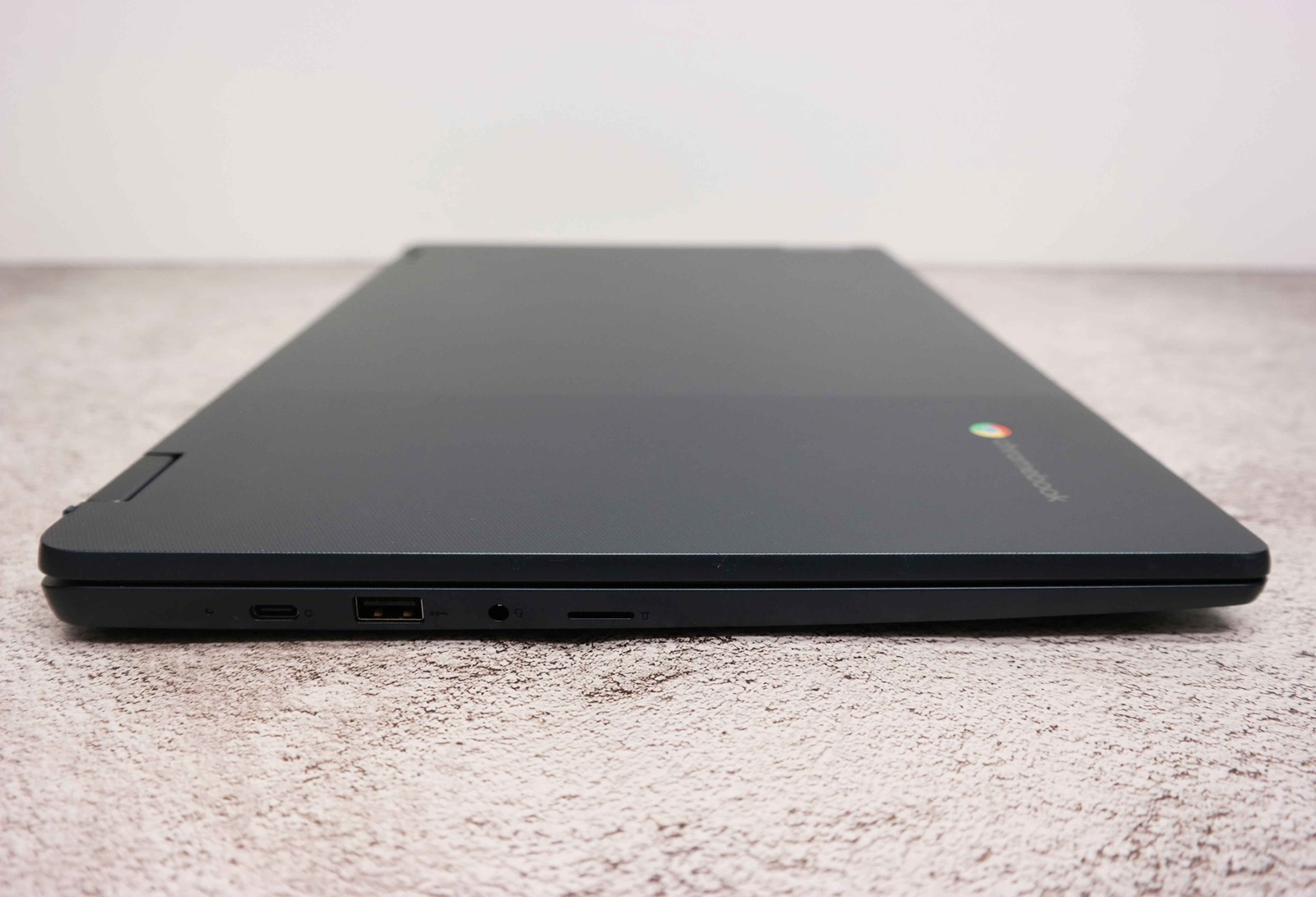 Lenovo Flex 3i Chromebook 15.6″ 4GB 64GB Abyss Blue BROKEN