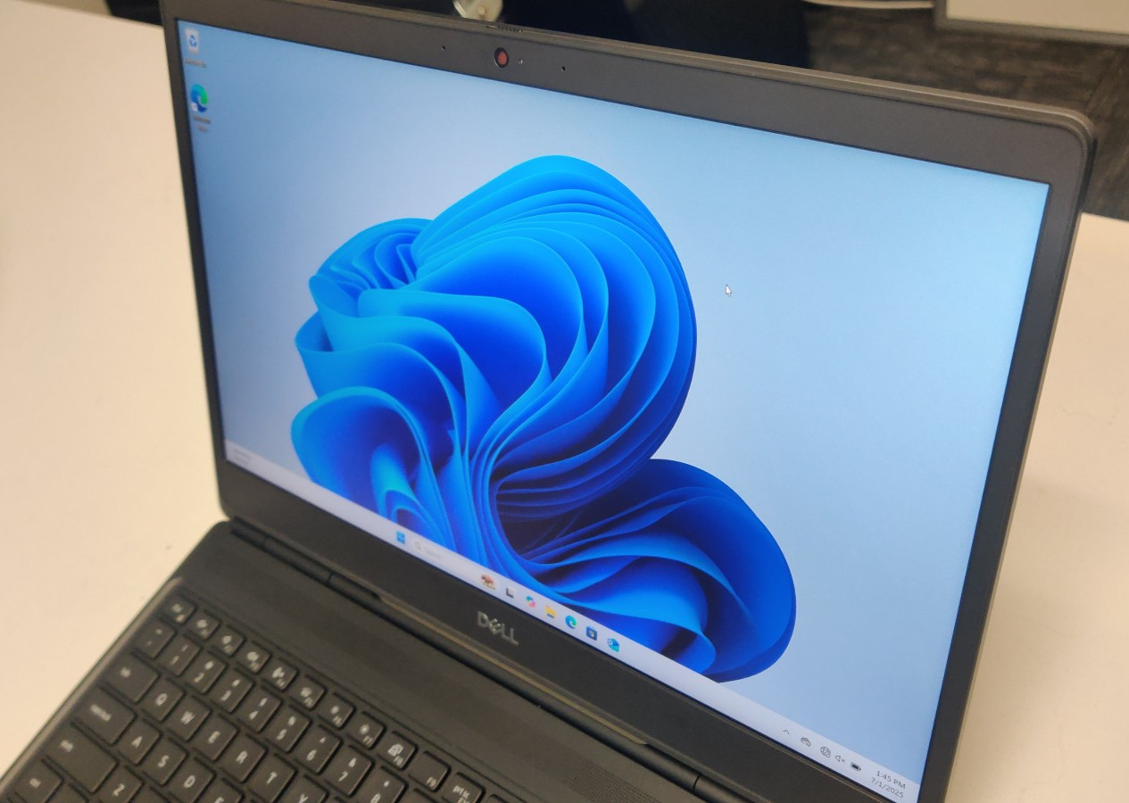 Dell Precision 7560 15.6″ Various Intel Nvidia Hybrid GPU Windows 11 Pro SSD