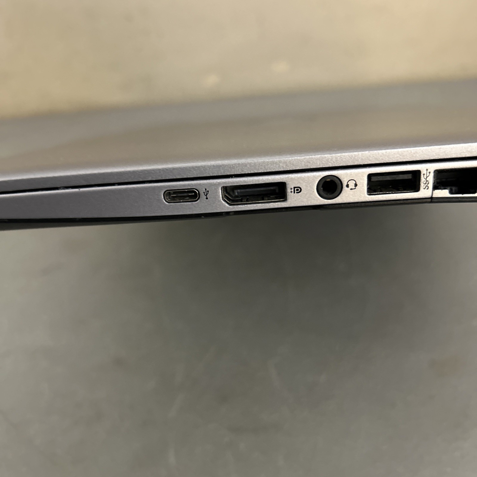 HP EliteBook 840 G4 14″ Core i5 8GB RAM, 256 GB SSD Window 11