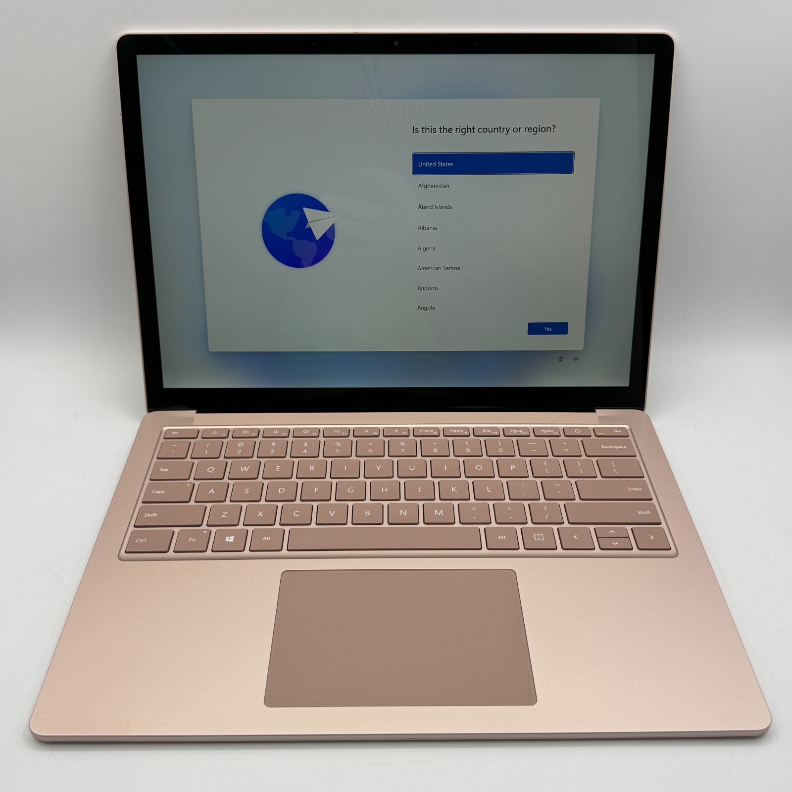 Microsoft Surface Laptop 4 1951 13.5″ i5-1145G7 16GB 256GB SSD Win11 Pro Dent