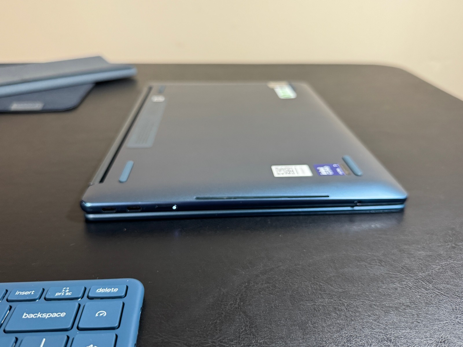 Lenovo Yoga Book 9i 14” 2.8K Dual Screen OLED Laptop Ultra 7 255H 16GB 1TB Teal