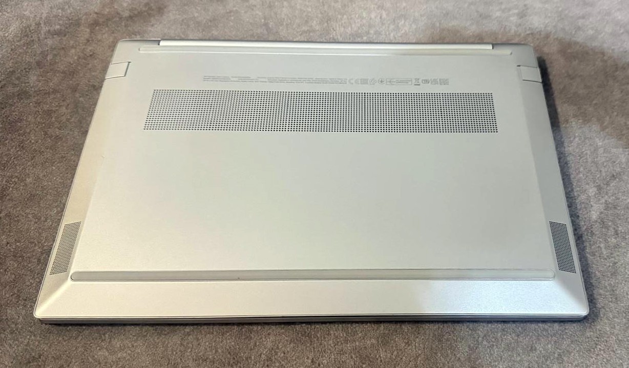 HP Pavilion Aero 13 | Ryzen 7 | 16GB | 512GB SSD | 1kg Ultralight + Extras
