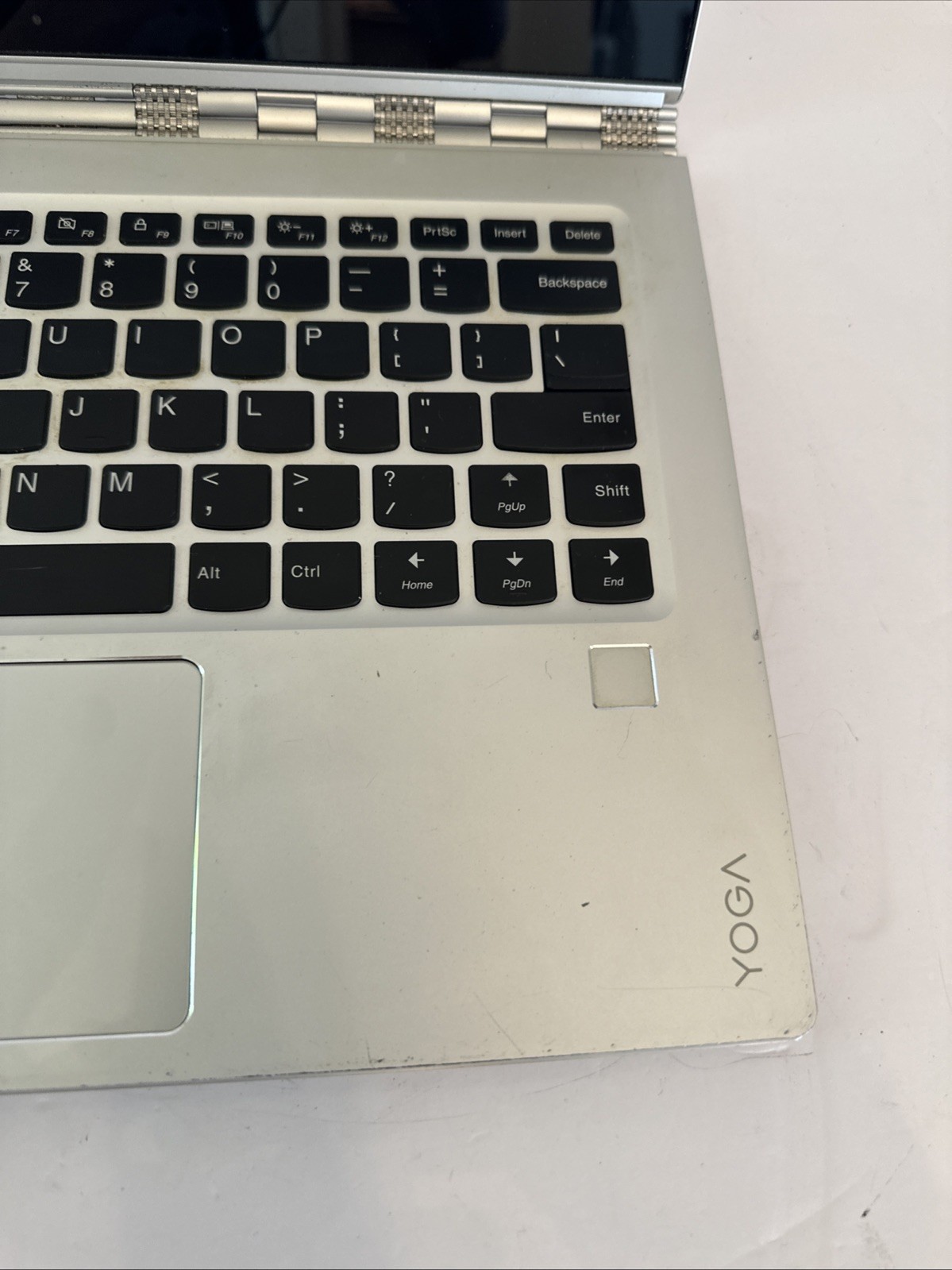 Lenovo Yoga 910-13IKB Signature Edition 4K Touch Screen Laptop Windows 10 i7 CPU
