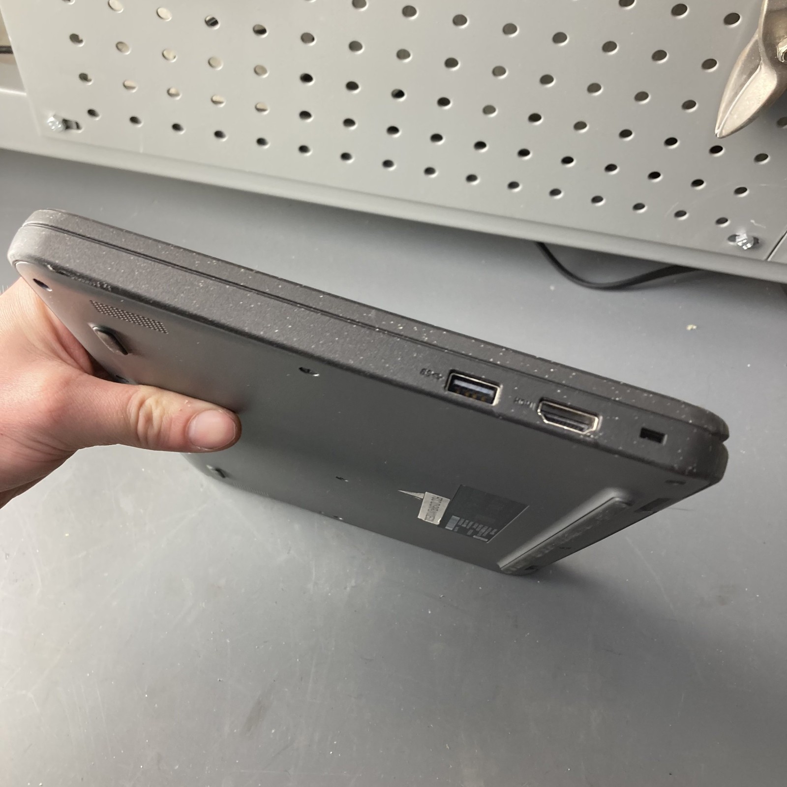 Lenovo 100e Chromebook Gen 3-AMD 3015ce-4GB Ram 32GB SSD Chrome OS
