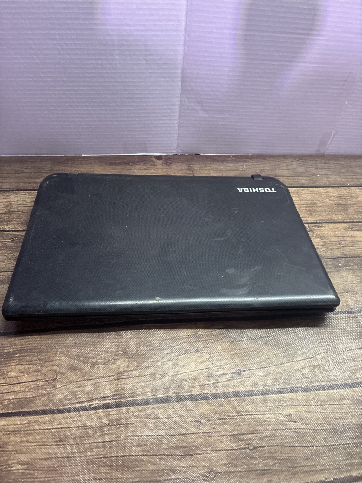 Toshiba Satellite C55-B200 15.6” Laptop AMD E1 For Parts Repair Untested
