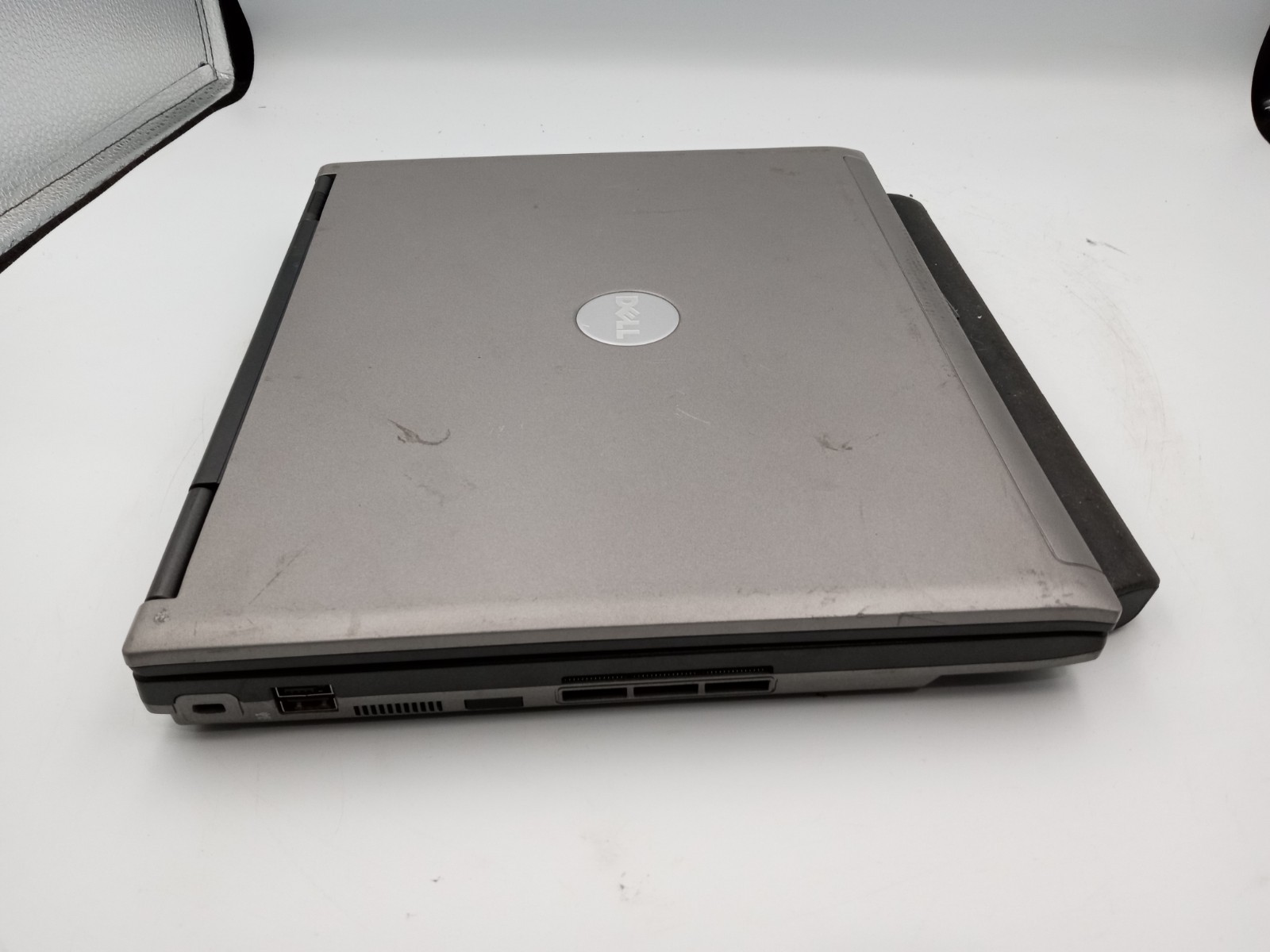 Dell Latitude D410 Laptop Intel Pentium 2.0GHz 2GB RAM 60GB HDD WinXP *READ* -RR