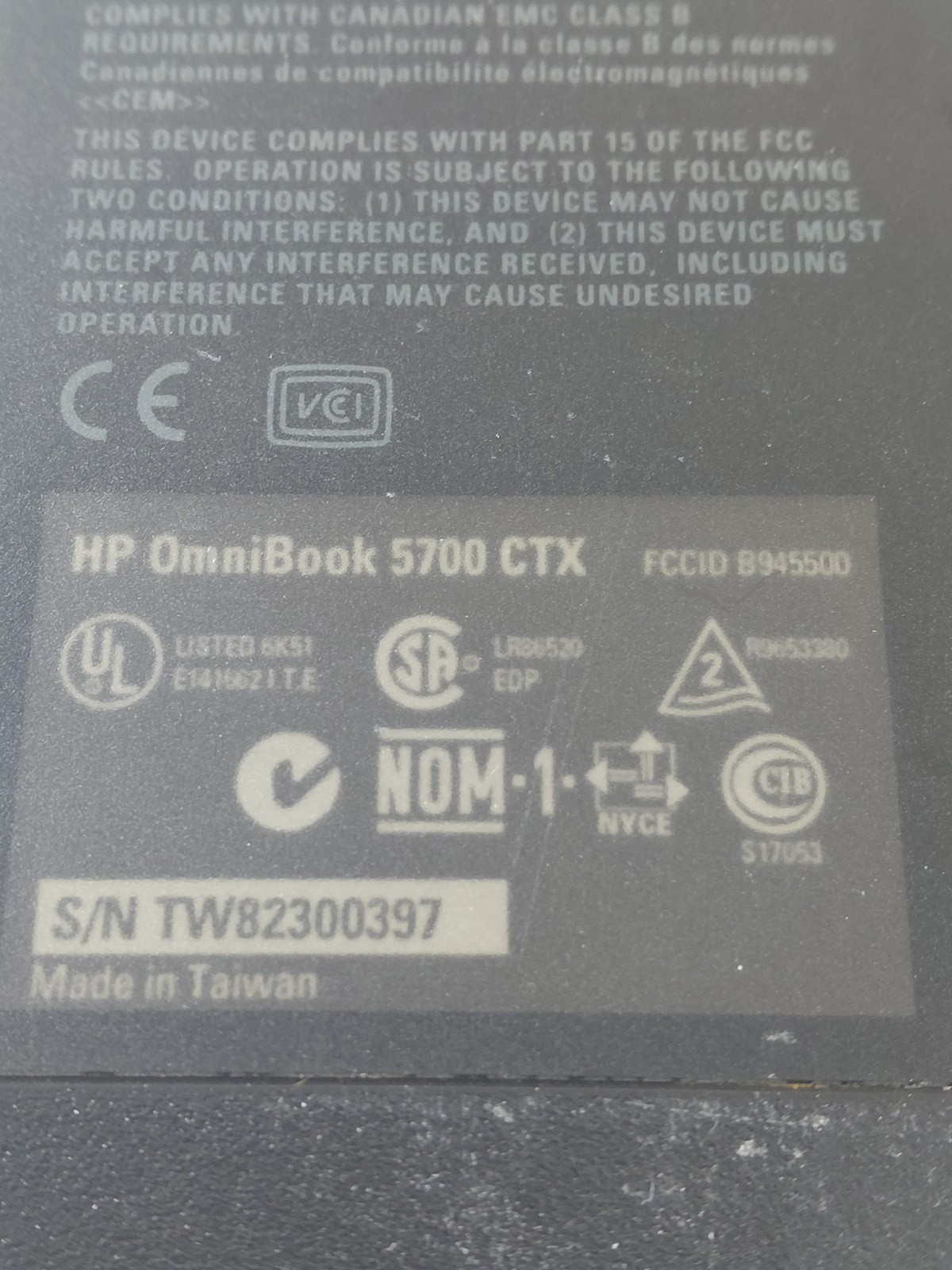HP Hewlett Packard OmniBook Vintage Laptop Pentium MMX For Parts or Repair