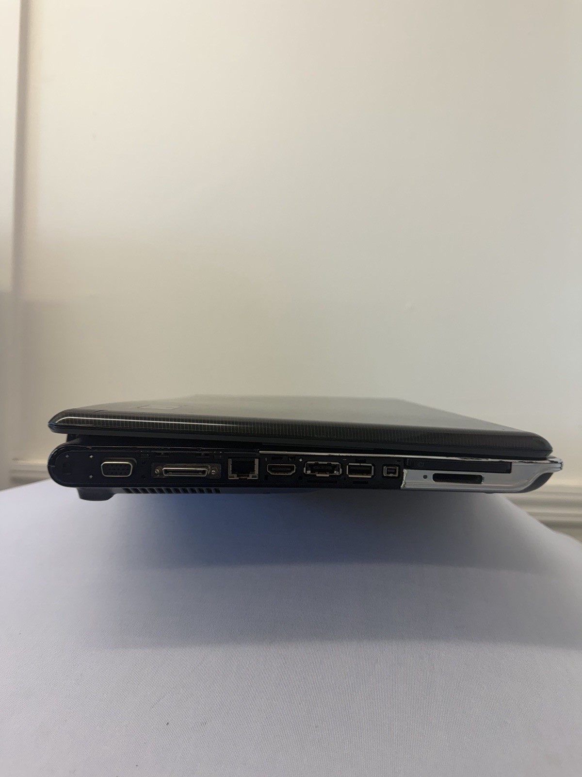 HP Pavillion dv7-3000 Laptop – Good Screen – CPU Unknown – Read Des