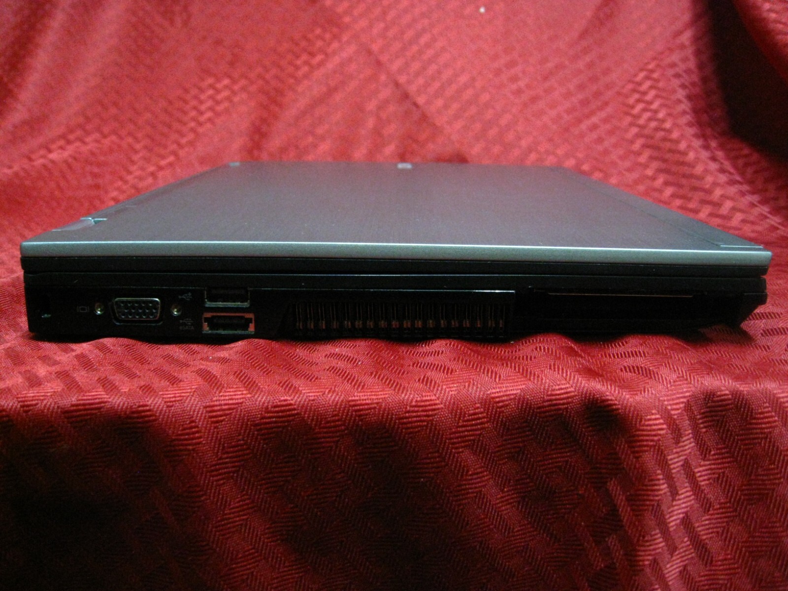 Dell Latitude E6410/GYXJ3 A00 JSD2 Laptop – i7 2.67 GHz – Tested Working NO HDD