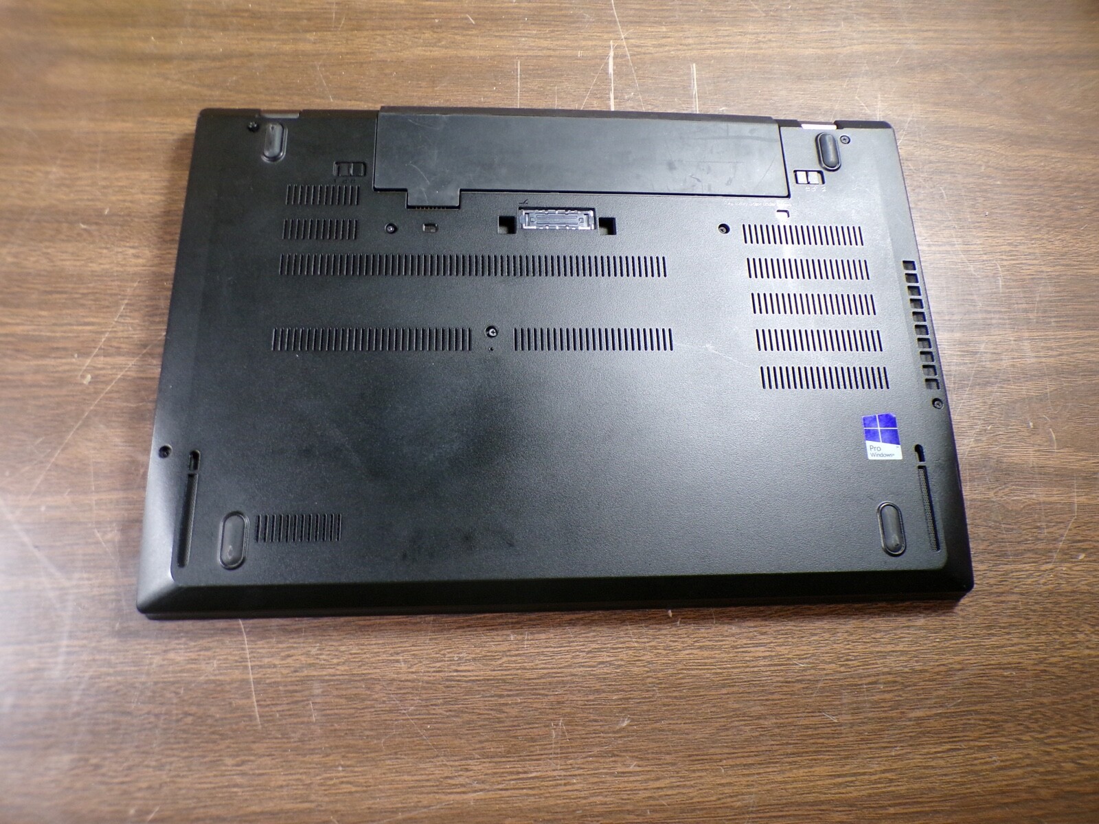 THINKPAD LENOVO T570 INTEL CORE I5-6300U 2.40GHZ 4GB RAM **NO HD/ NO CADDIE