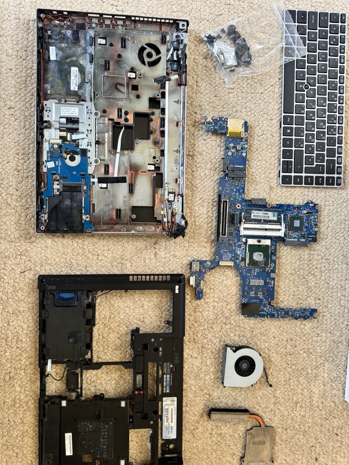 HP EliteBook 8460p 14″ HD i5-2520M @ 2.50GHz 16GB DDR3 RAM No SSD/OS *Parts*