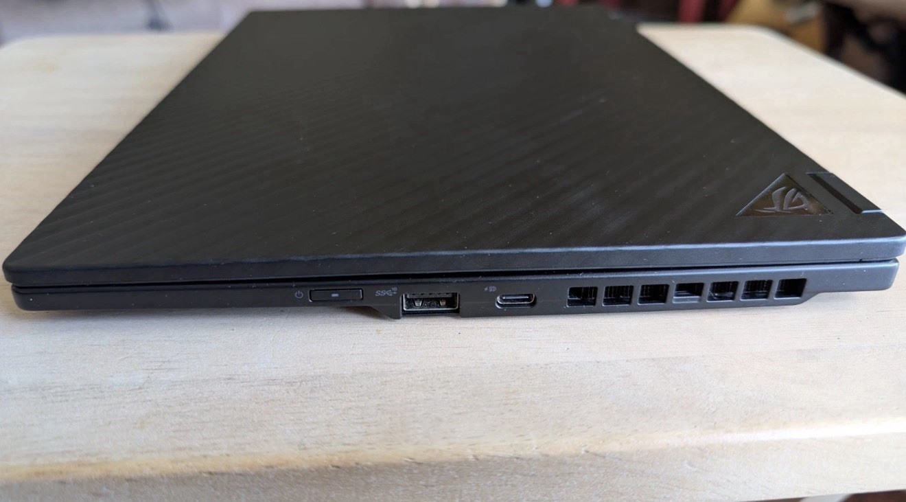 Asus ROG Flow X13 13.4 FHD+ TOUCH Ryzen 9 7940HS 16GB-RAM 512GB-SSD