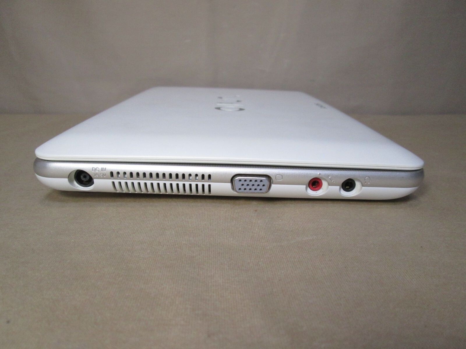 SONY VAIO VPCW119XJ [Atom N280 1.66GHz] [Windows XP] Wi-Fi Bluetooth JAPAN