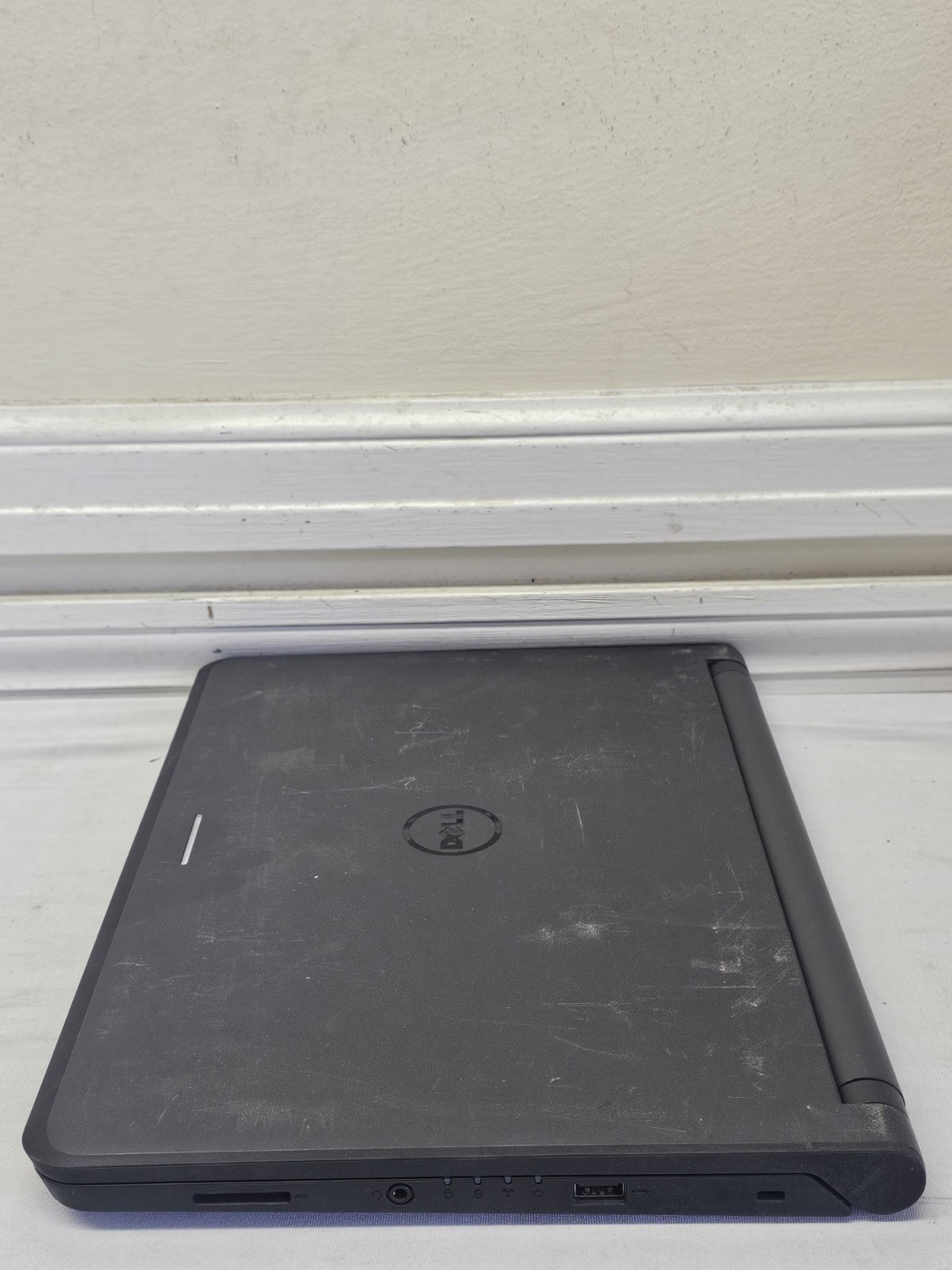 Dell Latitude 3350 Laptop – Celeron 3125u 4GB RAM – 1TB HDD – BAD BATT – Win 10