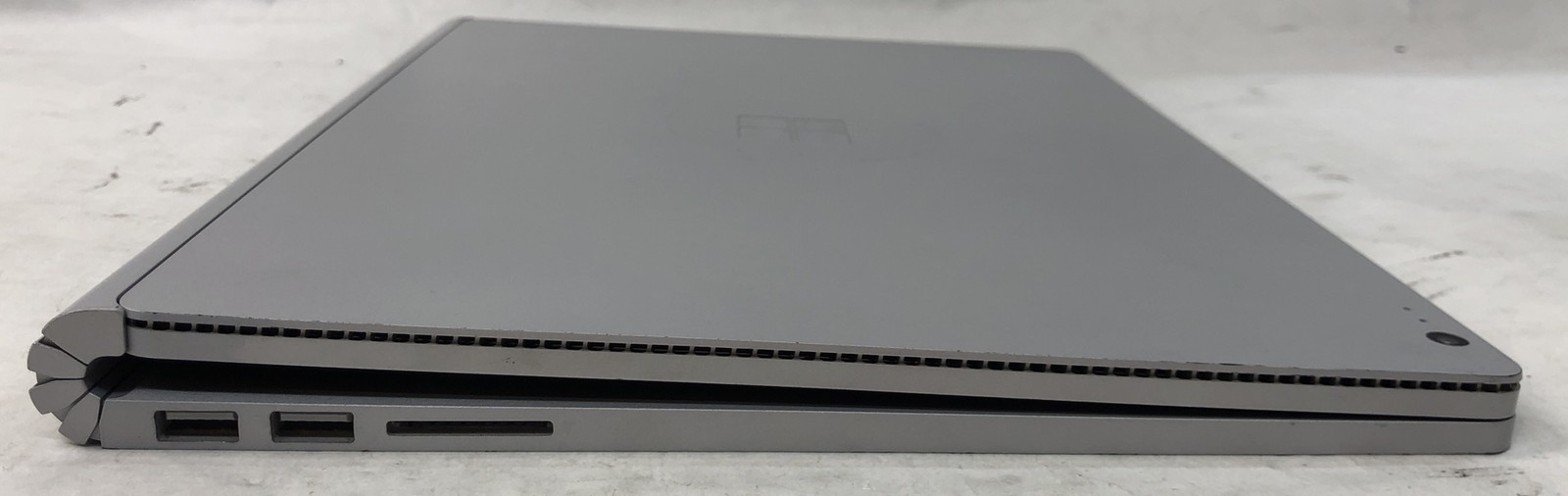 Surface Book 1, Intel Core i5-6300U @2.40 GHz, 8GB RAM 120GB SSD, Windows 10
