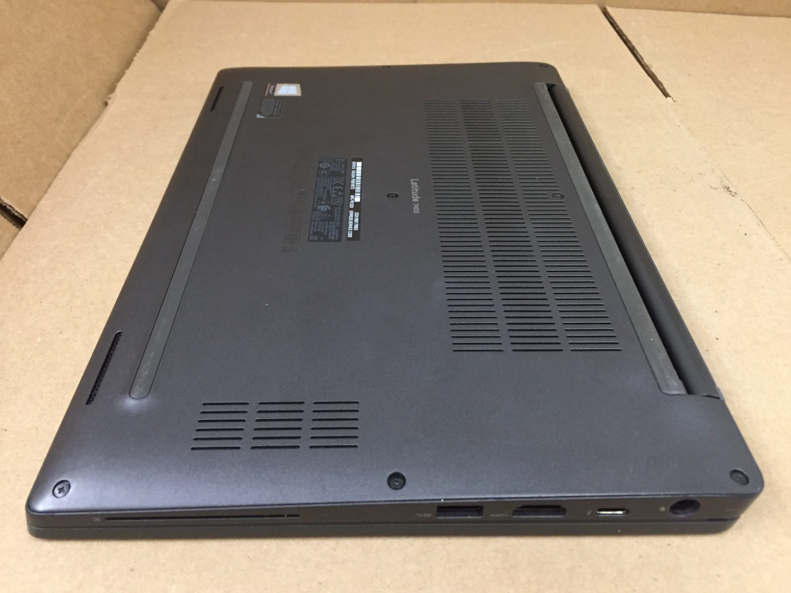 Dell Latitude 7400 14″ FHD Laptop Core i7-8665U 1x16GB RAM No SSD w/AC Adapter