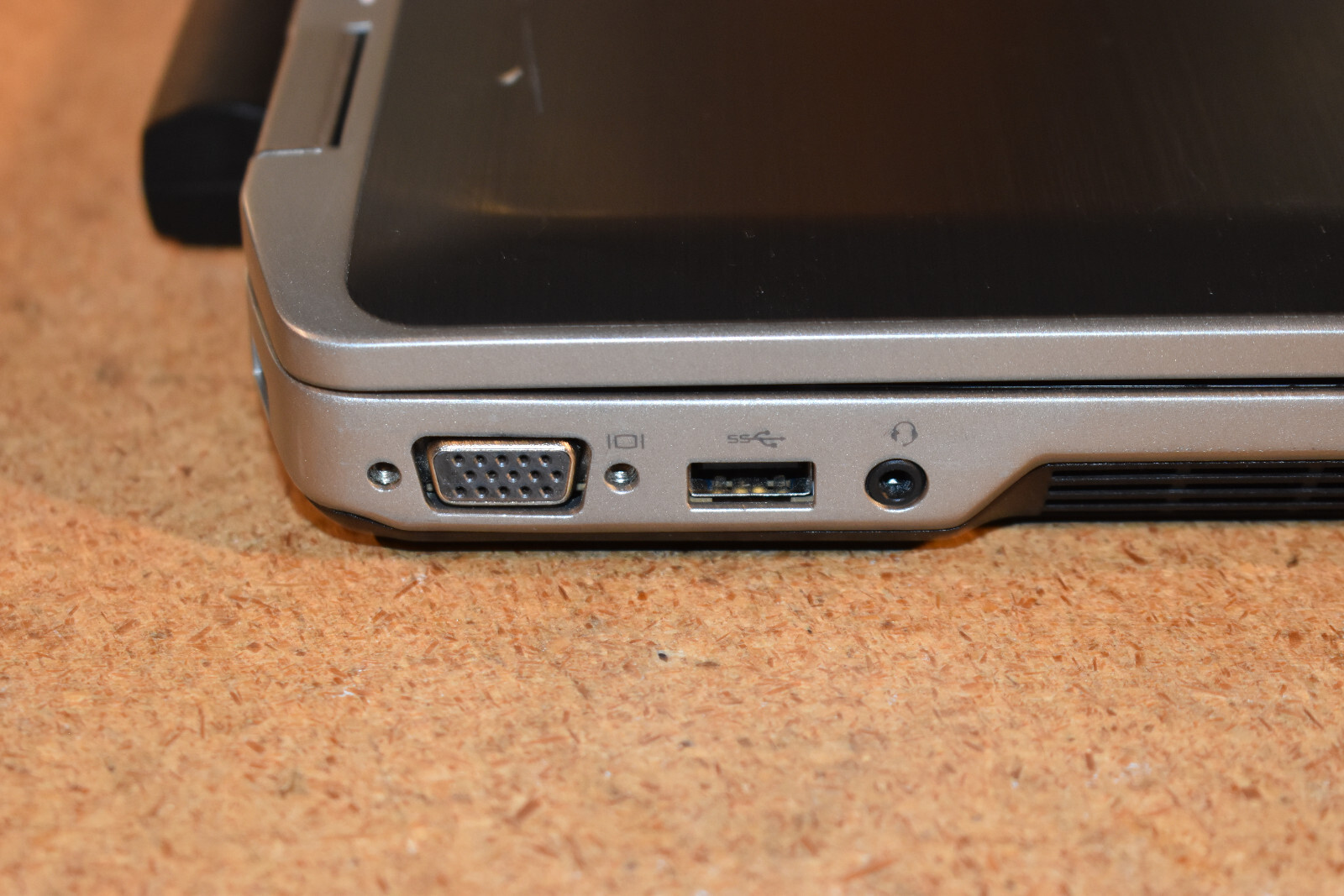 Dell Latitude E6530 Intel Core i5-3320M 4GB 320GB HD Windows XP Pro NVidia 5200M