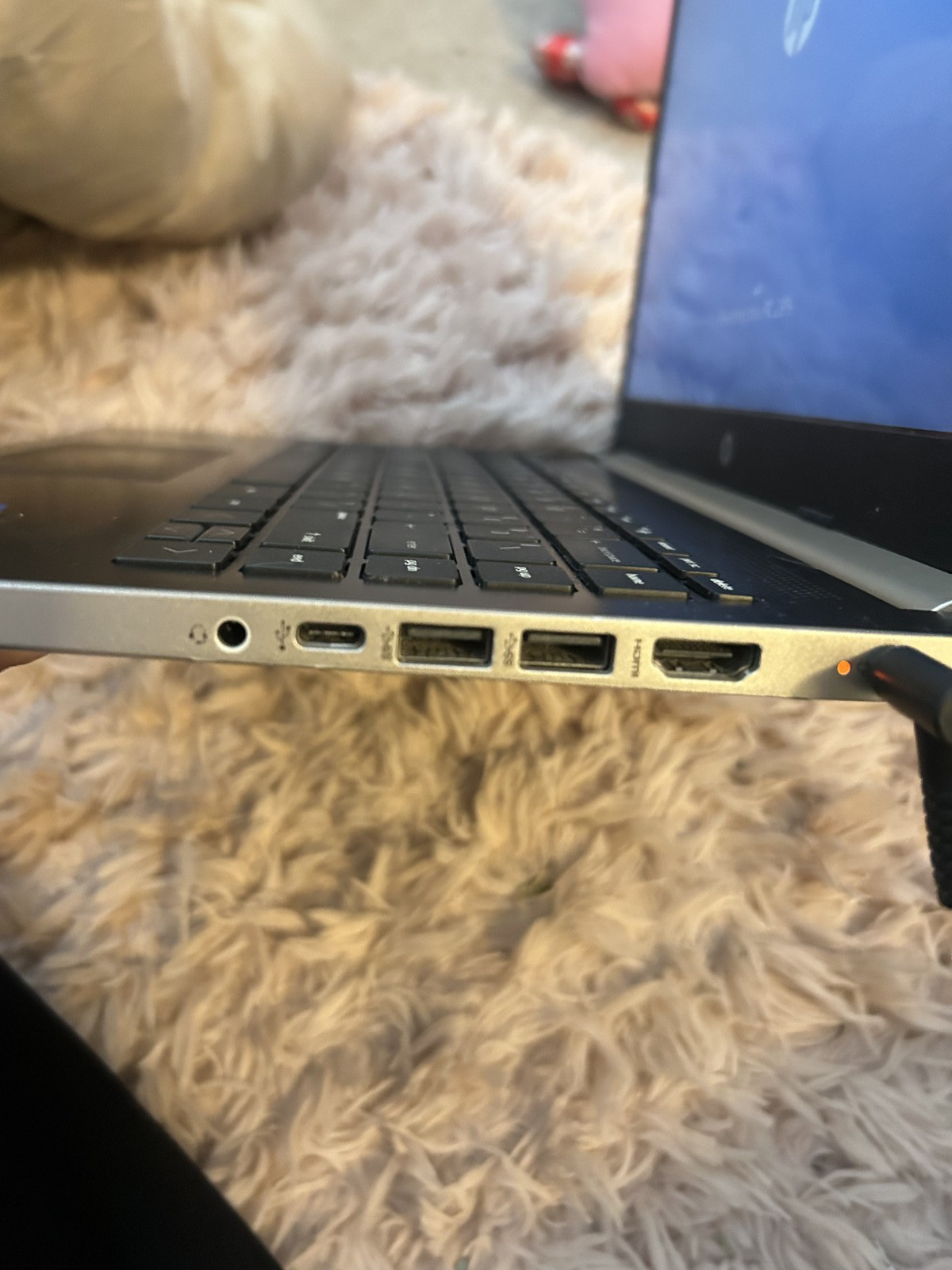 HP Laptop Core i3 8th Gen Touchscreen 15.6″ in Beige 64 GB