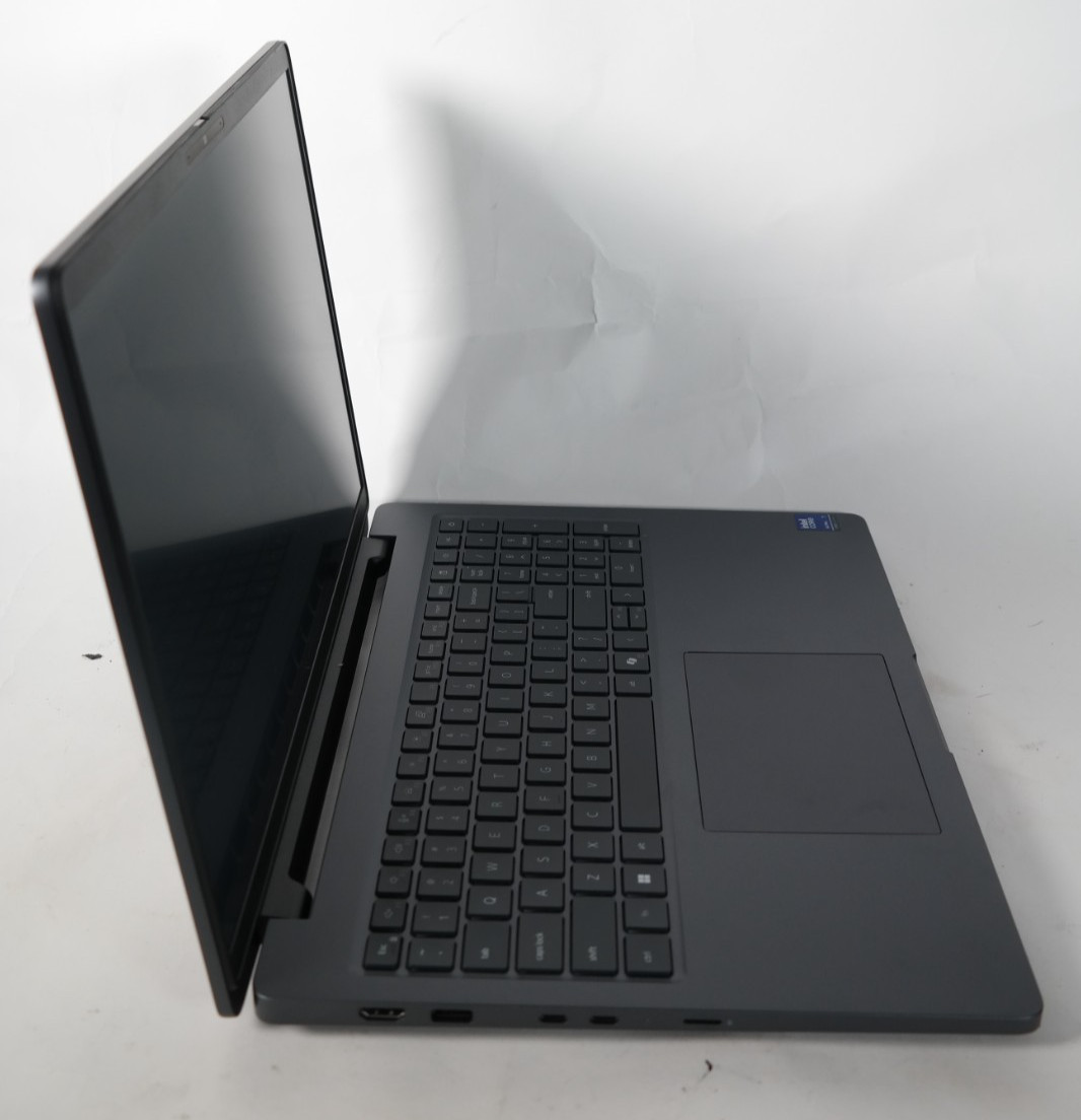 Dell Pro Max 16 MC16250/Core Ultra 7/1TB SSD/32GB RAM/Windows 11