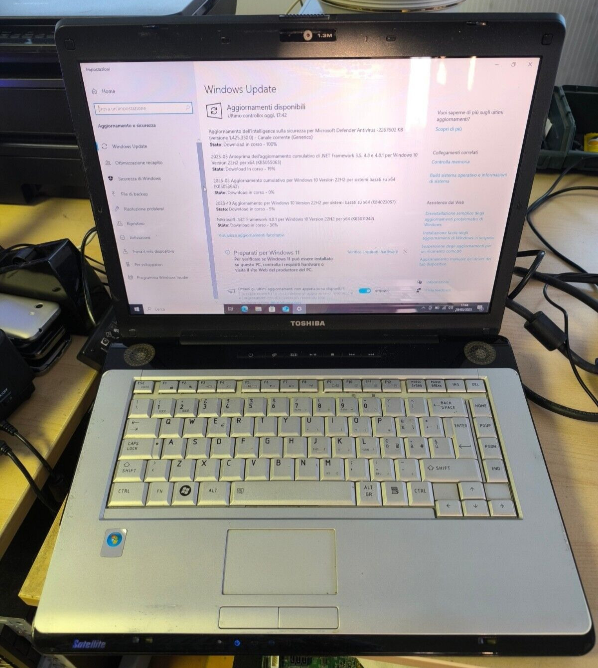 Toshiba Satellite A200-1L5 Intel Core 2 Duo T7300 2.00GHz 4GB RAM HDD 500GB