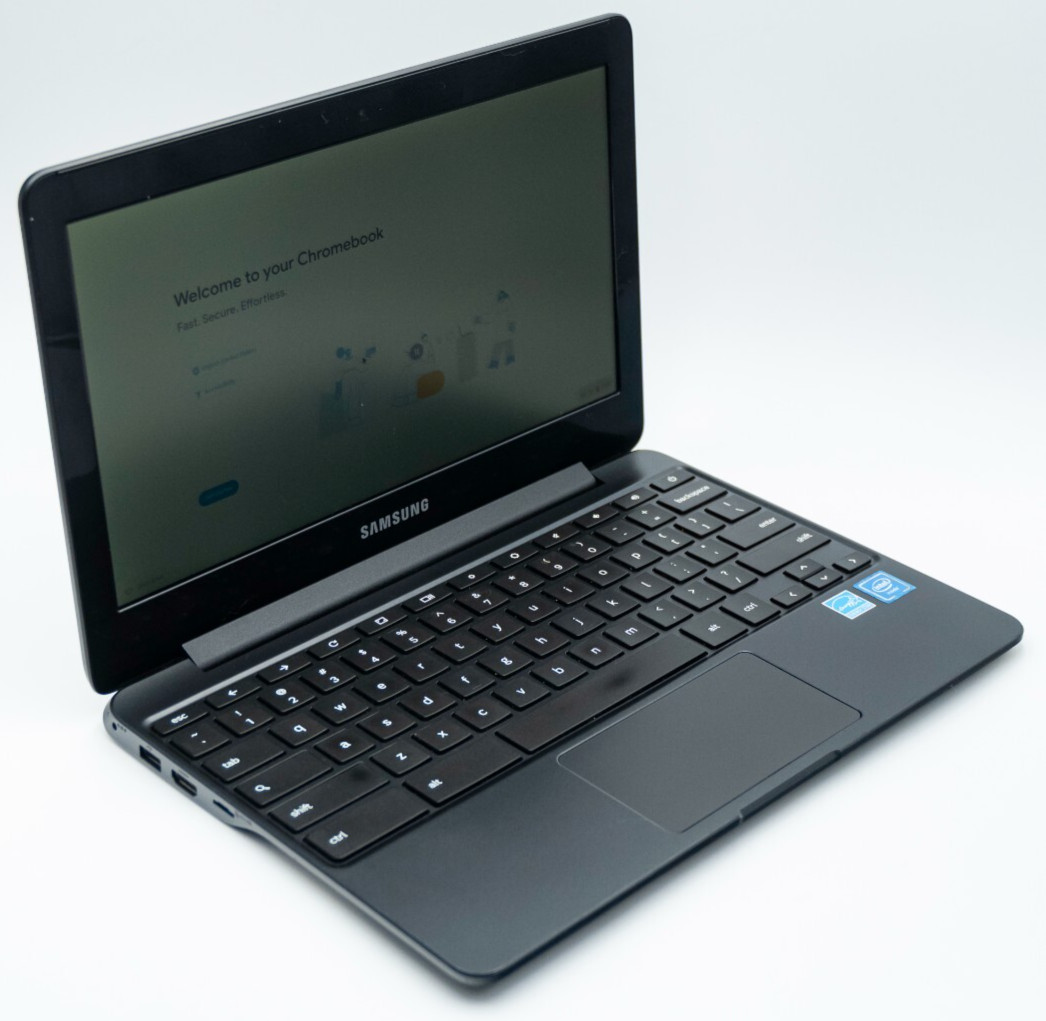 Samsung Chromebook 3 XE500C13 11.6 in. 2GB RAM 16GB SSD Intel Celeron N 2.48GHz