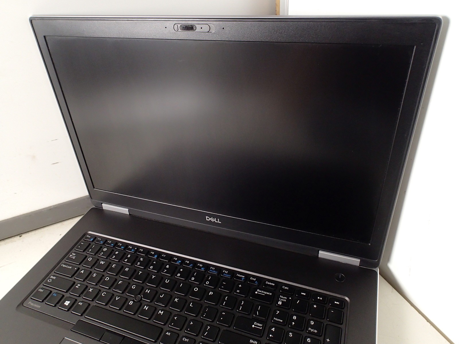 Dell Precision 7740 intel Core i7 9750H 2.60GHz 32GB RAM 512GB m.2 Win 11 Pro