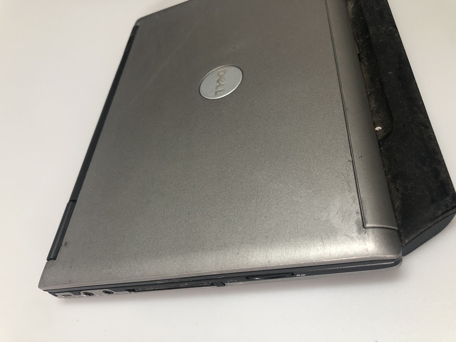 Dell Latitude D420 12.1” Laptop Intel Core Solo No HDD/Connector