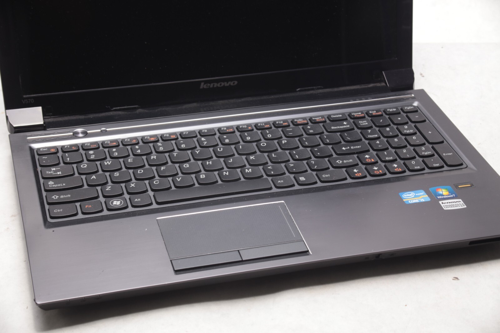 Lenovo V570 Intel i5-2430M 2.4 GHz 6GB RAM 250gb SSD 15.6″ Win10 BAD BATTERY 071