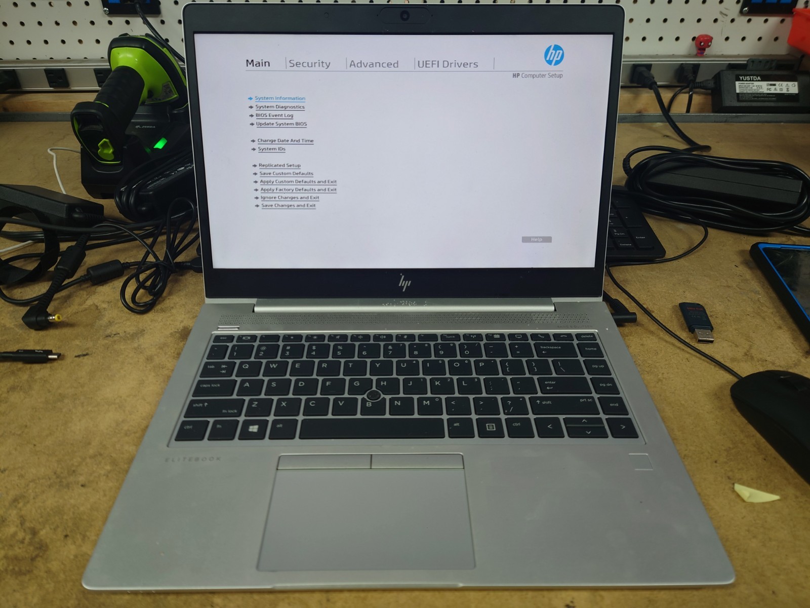 HP mt44 Mobile Thin Client 14″ FHD AMD Ryzen 3 Pro 2300U 8GB RAM No OS/SSD