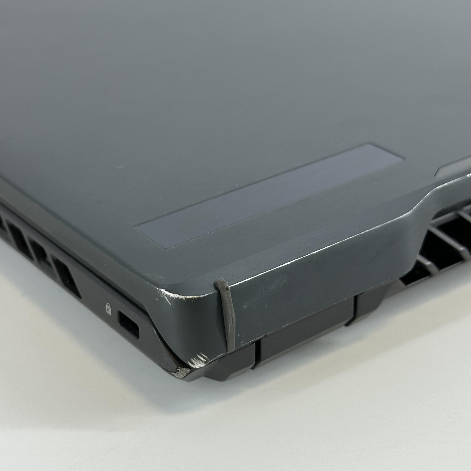Asus ROG Zephyrus G16 GU603 FHD+ 2.4GHz i7-13620H 24GB 512GB RTX 4060 BAD KEYS