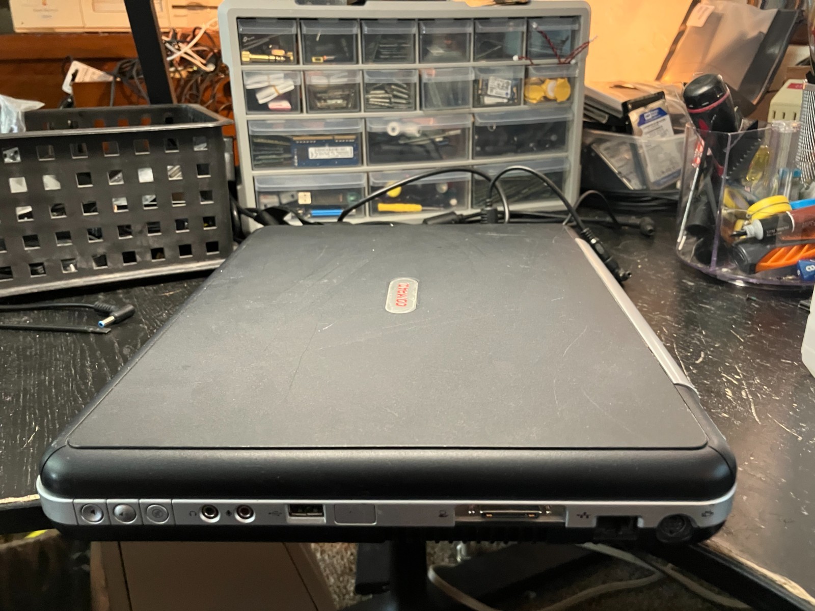 Compaq Presario R3000 Vintage Laptop 15″ Athlon 797MHz 1.2GB RAM 32GB SSD Win XP