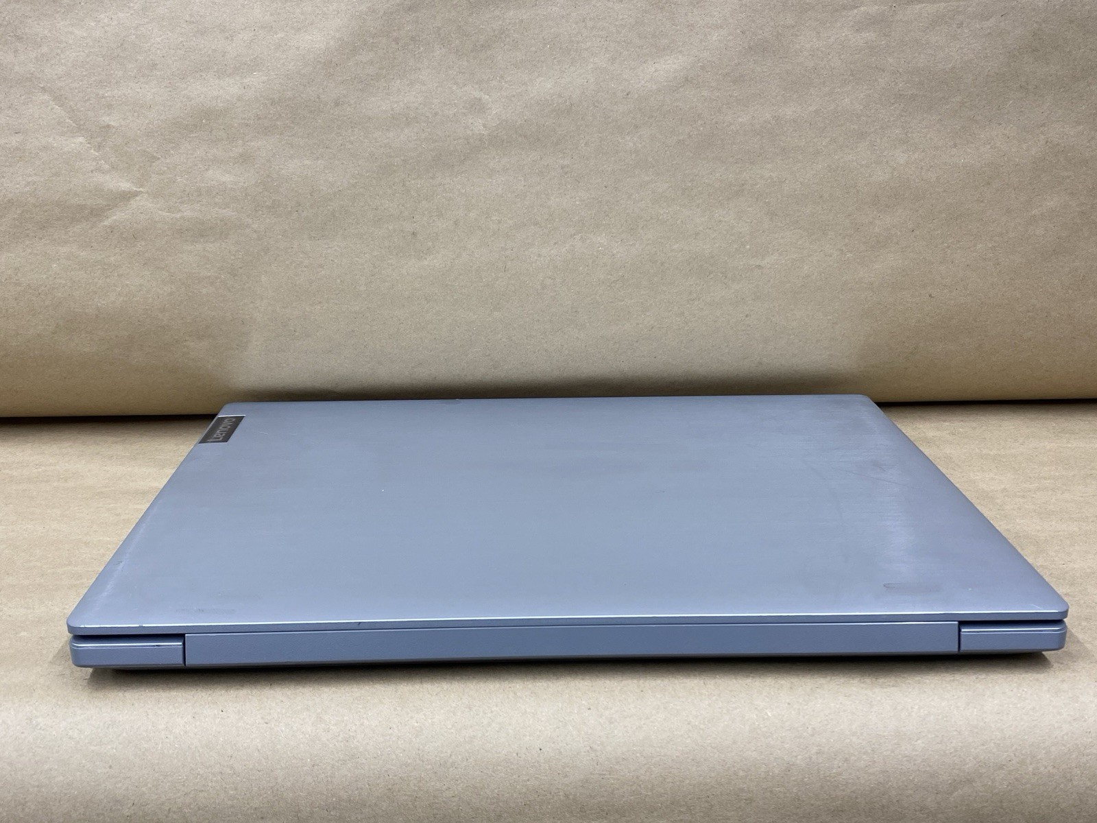 Lenovo 81LG – 15.5′ HD – CPU 5405U – 8GB – 256GB SSD – Win 11 Pro – READ