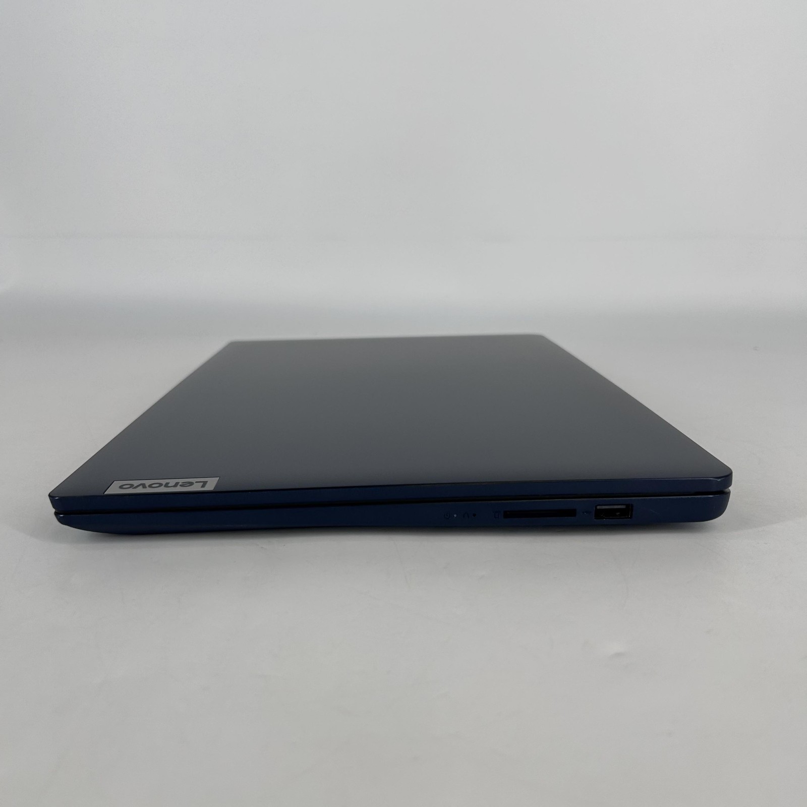 Lenovo IdeaPad 1 15.6 FHD 2.8 GHz Ryzen 5 7520U 8GB 256GB SSD Excellent