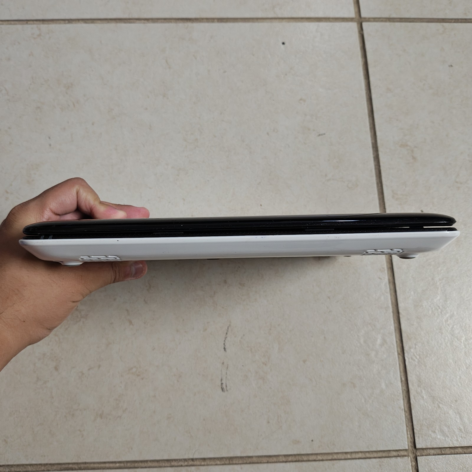 Dell Inspiron Mini 1012 Windows 7 Netbook – 37GB HDD/2GB RAM – READ DESC #3861