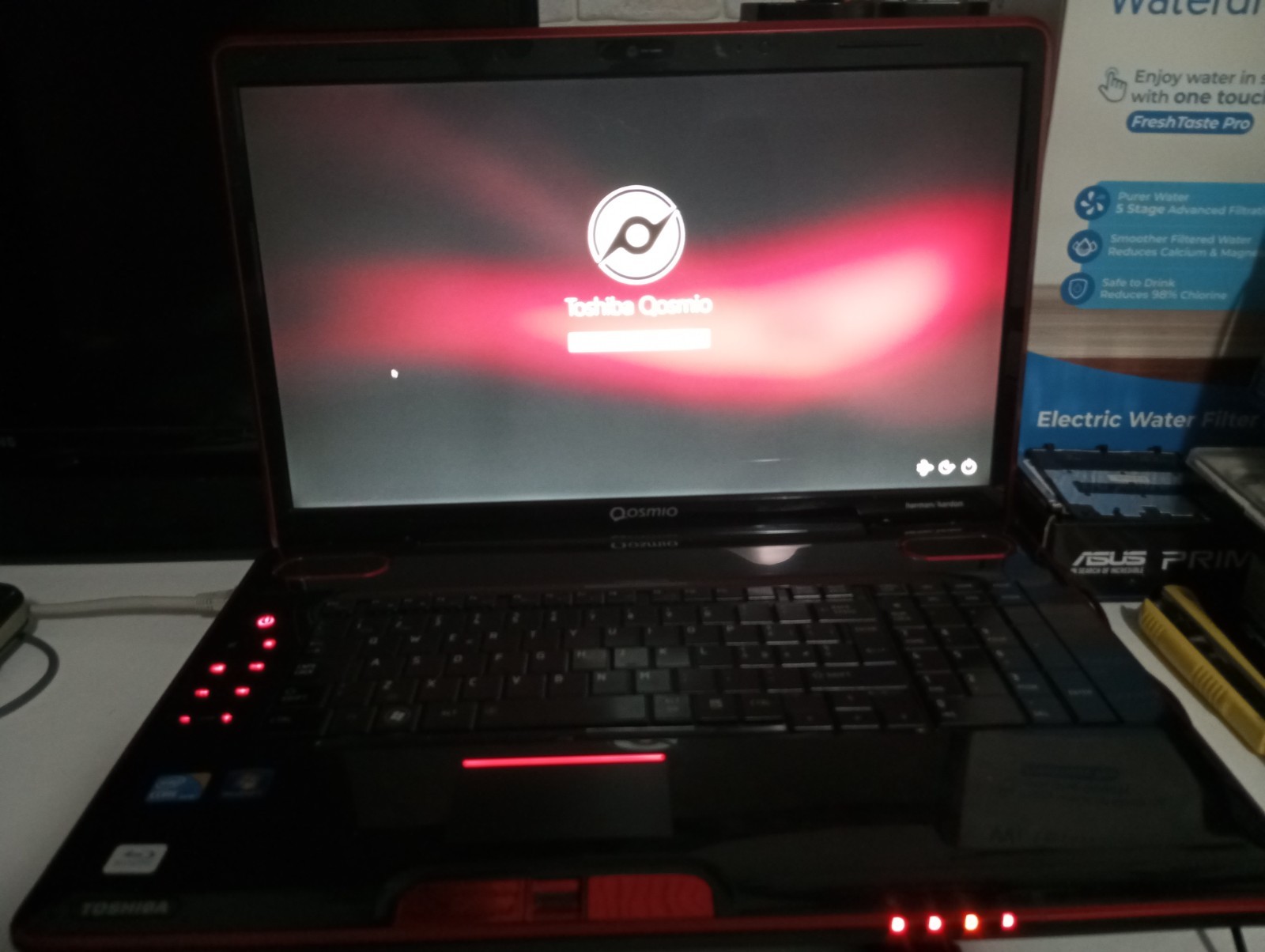 Toshiba Qosmio X500 10W 18″ Laptop PC Intel i7 8gb 250+500 nvidia Harman Kardon