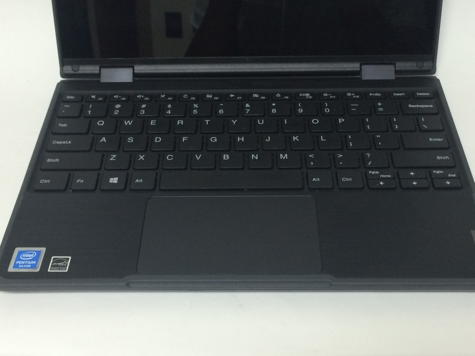 Lenovo 300e 2nd Gen Pentium N5000 1.10 GHz 8 GB 256 NVMe SSD Win 11 AC Adapter