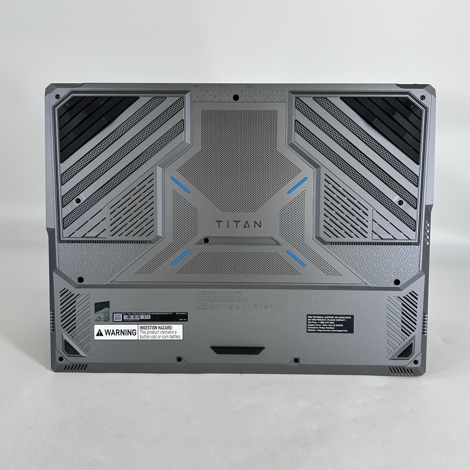 MSI Titan 18 HX AI 120Hz UHD+ 2.8 GHz Ultra 9 285HX 64GB 4TB SSD RTX 5090